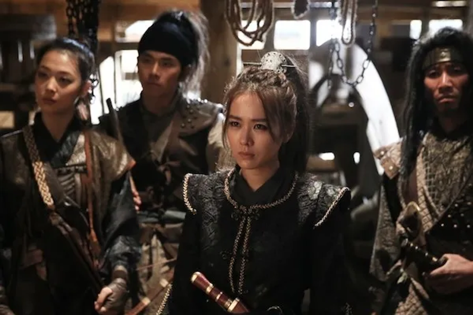 Son Ye-jin, Sulli Choi, Shin Jeong-geun, and Lee Yi-kyeong in The Pirates (2014)