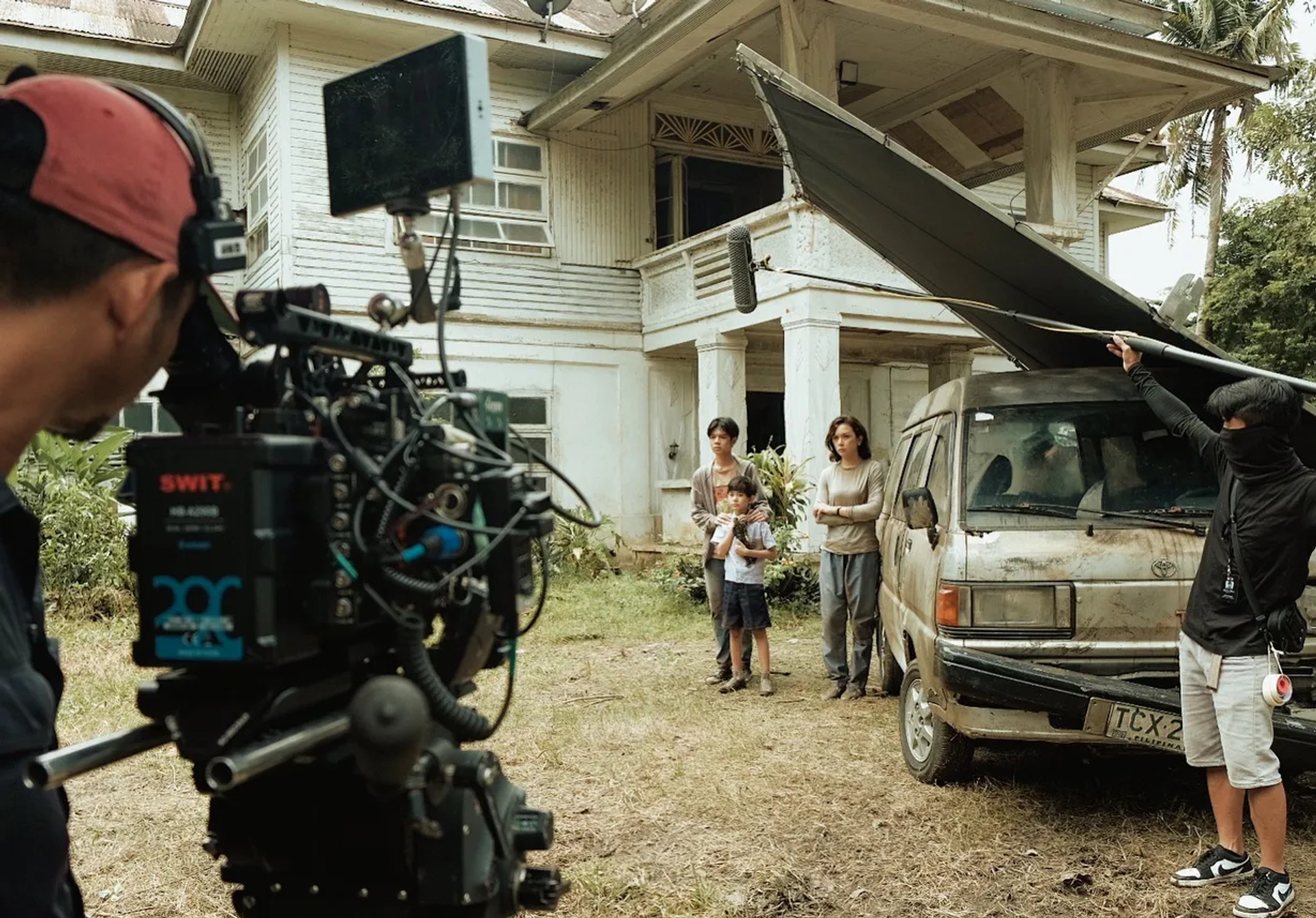 Aiden Tyler Patdu, Beauty Gonzalez, and Marco Masa in Outside (2024)