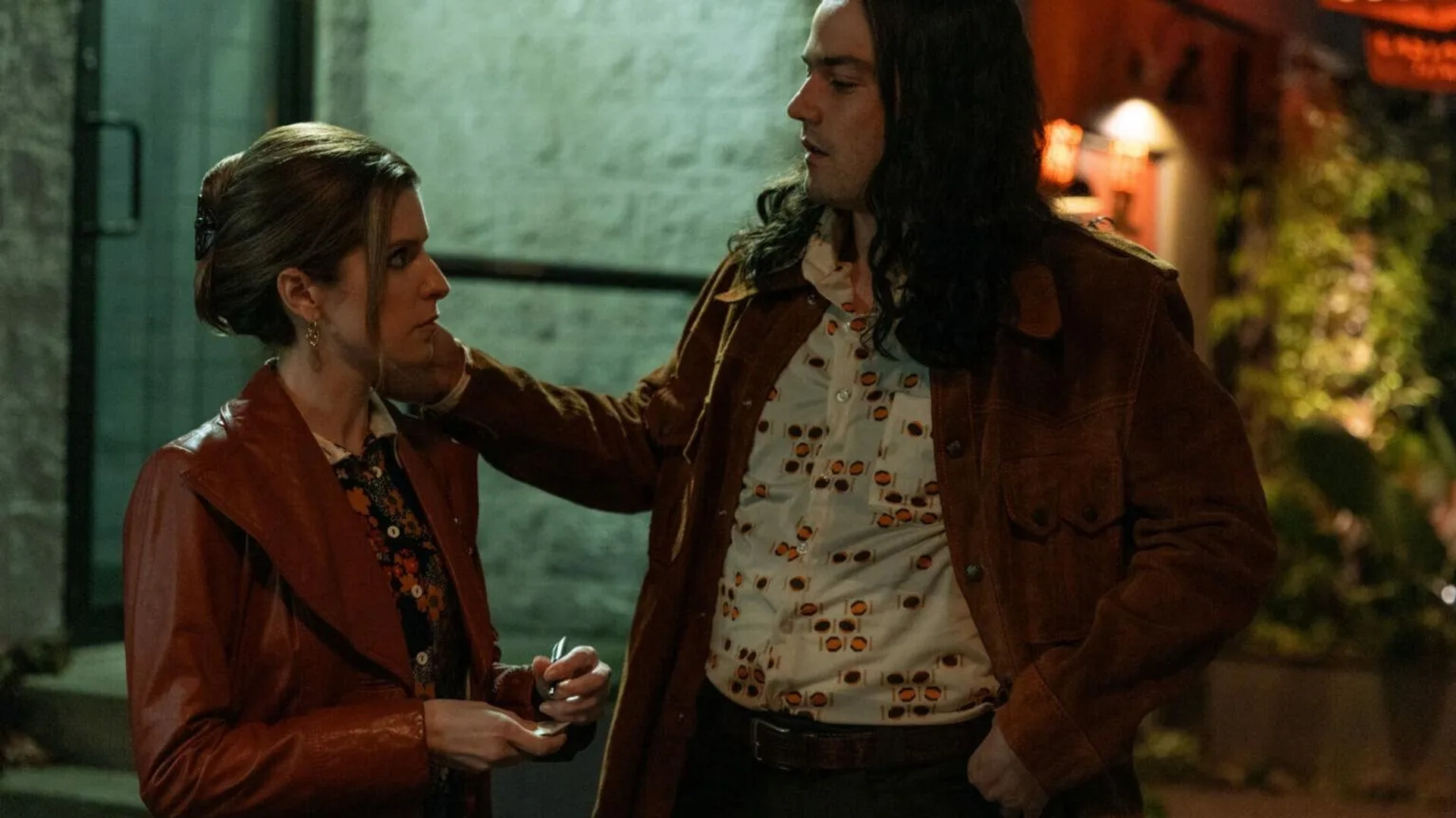 Anna Kendrick and Daniel Zovatto in Woman of the Hour (2023)