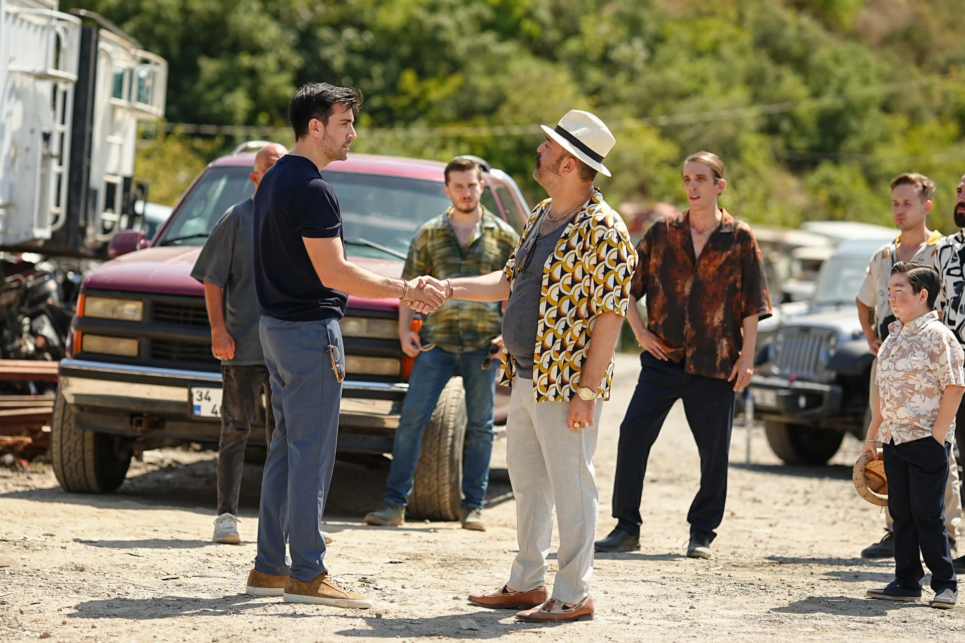 Deniz Hamzaoglu and Caglar Ertugrul in Kalpazan (2024)