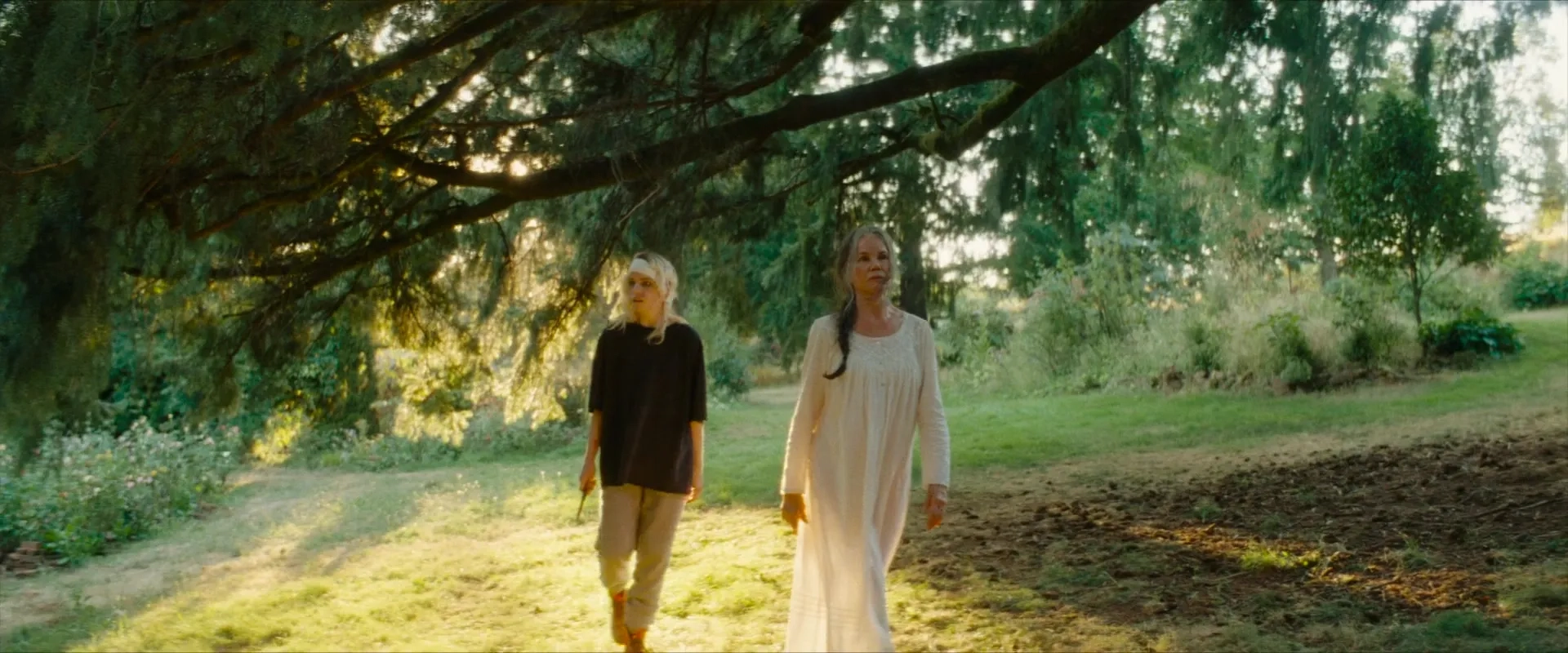 Barbara Hershey and Willa Fitzgerald in Strange Darling (2023)