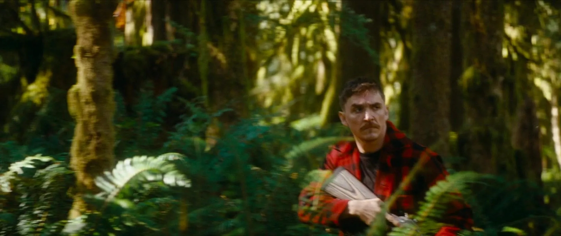 Kyle Gallner in Strange Darling (2023)