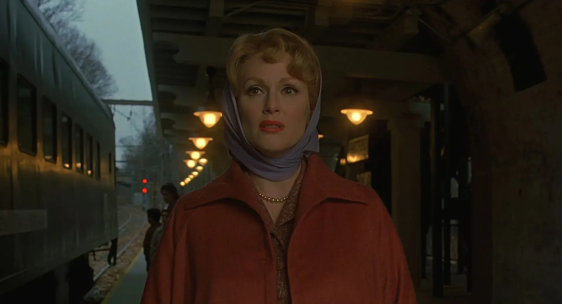 فیلم دور از بهشت (Far from Heaven 2002)