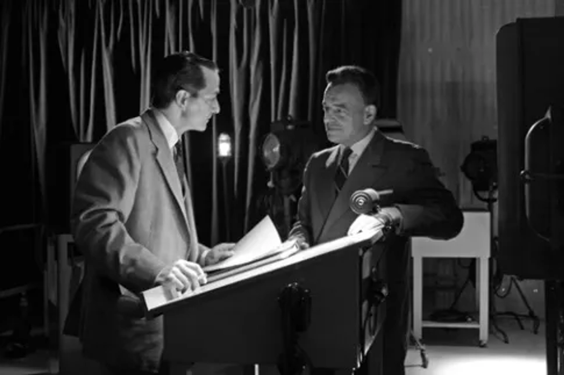 David Strathairn and Ray Wise in Good Night, and Good Luck. (2005)
