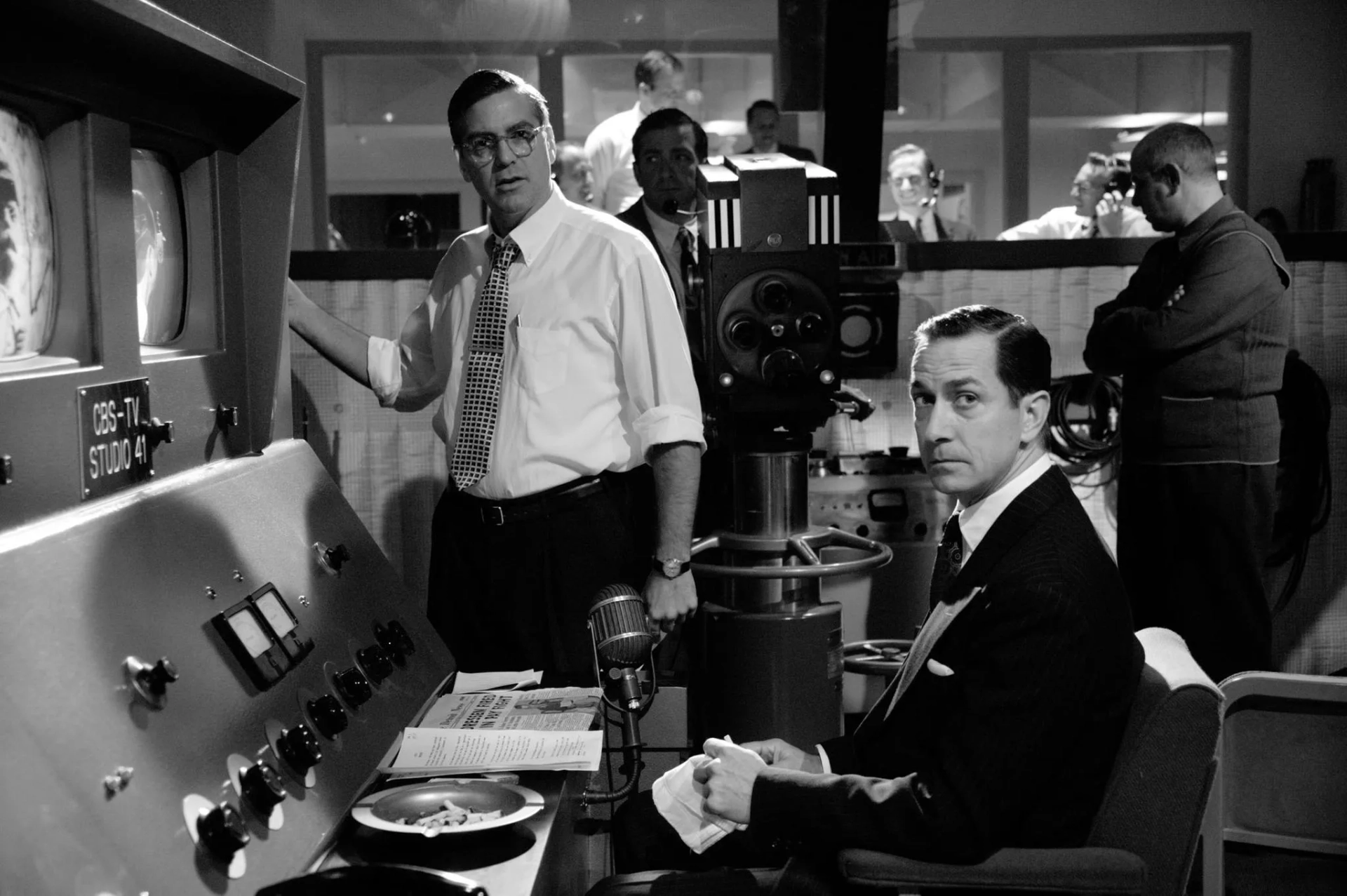George Clooney and David Strathairn in Good Night, and Good Luck. (2005)