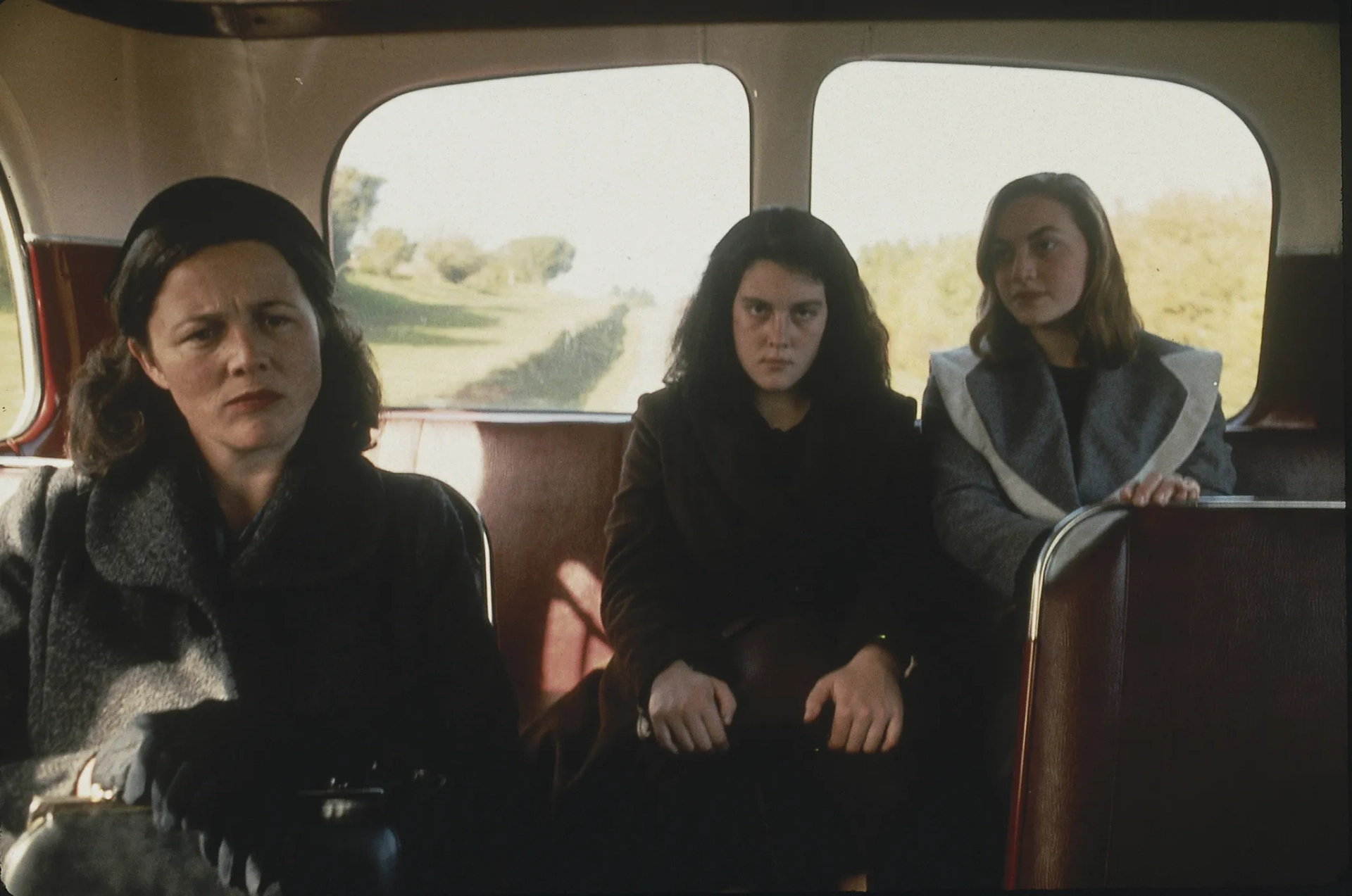 فیلم موجودات آسمانی (Heavenly Creatures 1994)