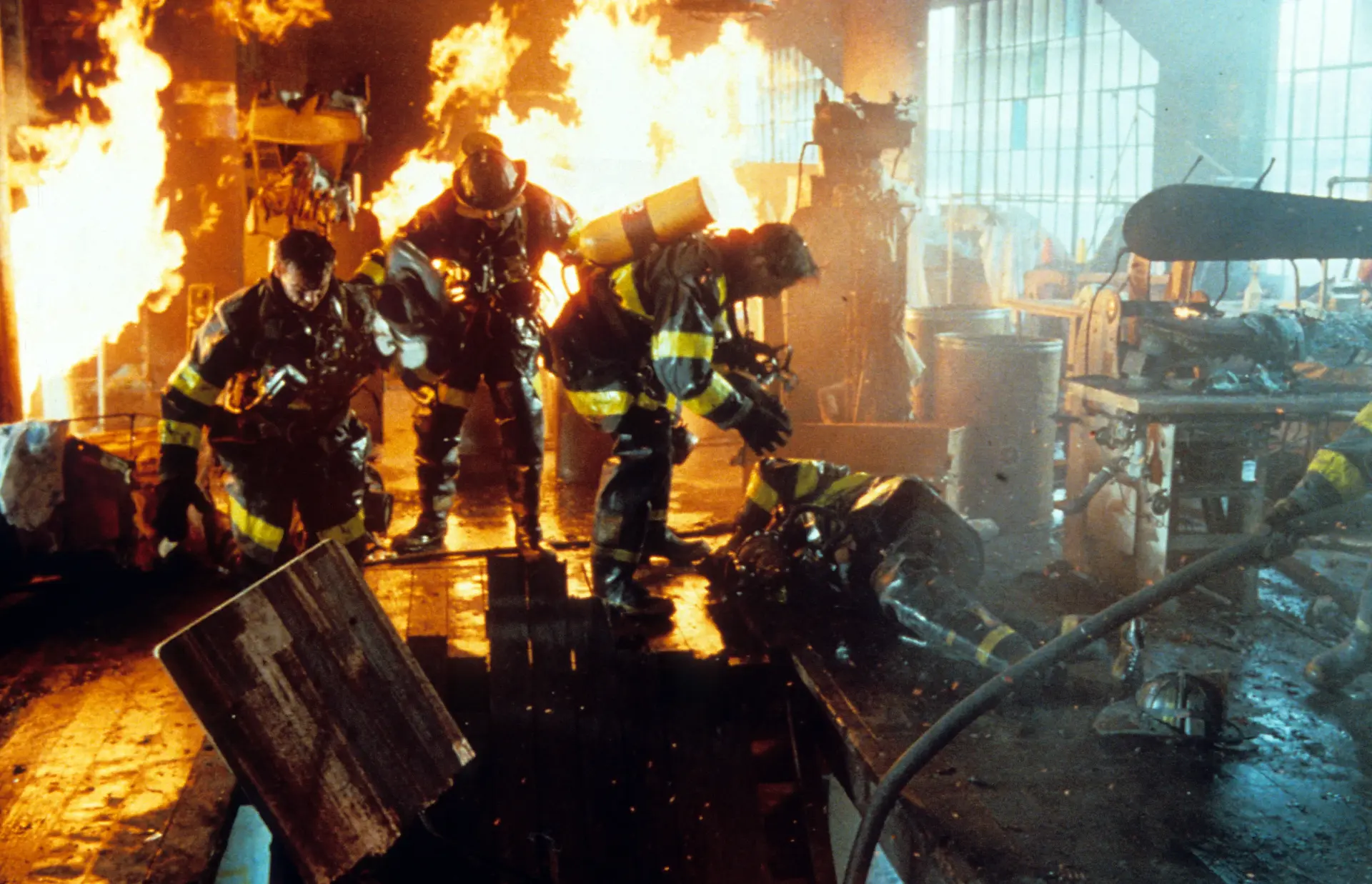 فیلم بازافروختگی (Backdraft 1991)