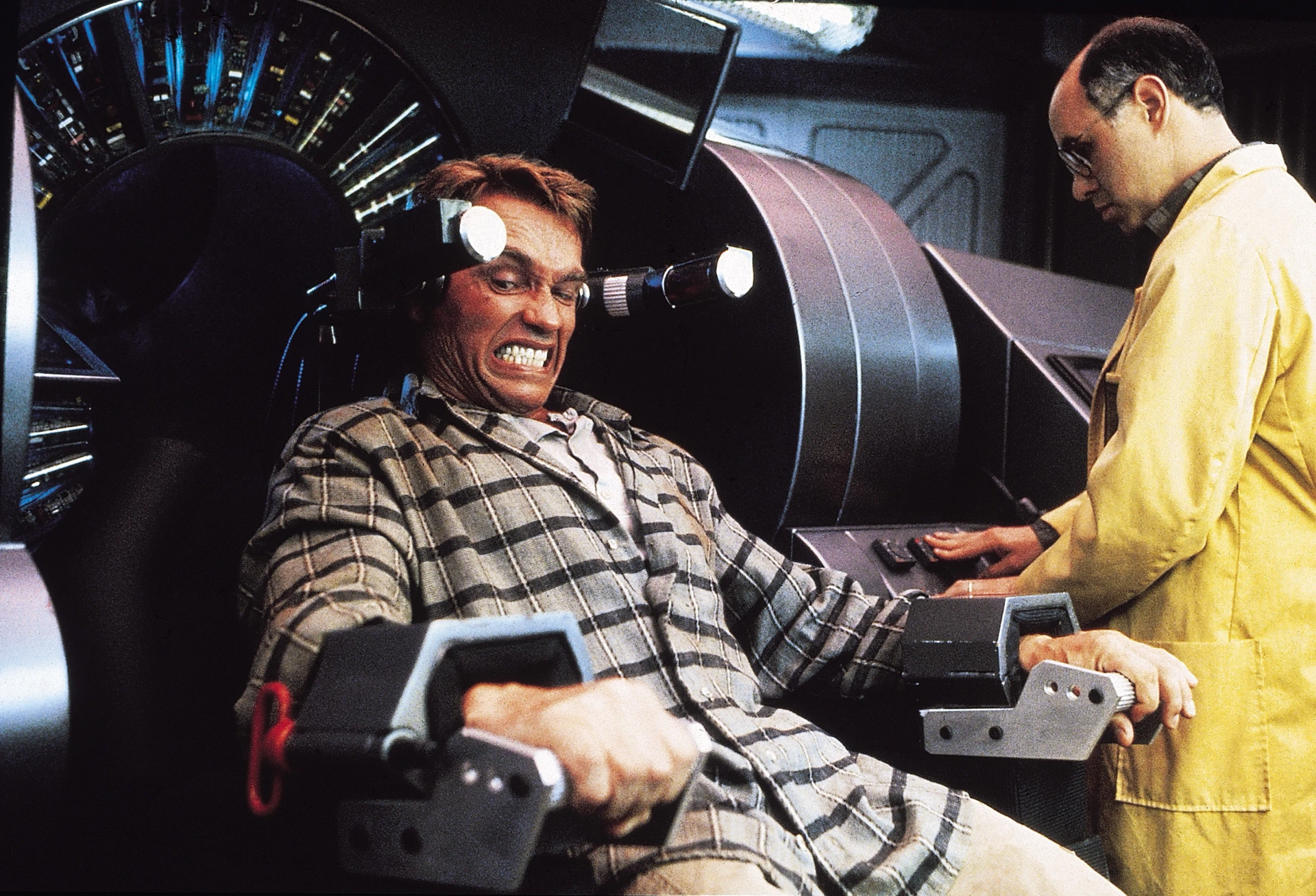 Arnold Schwarzenegger and Bob Tzudiker in Total Recall (1990)