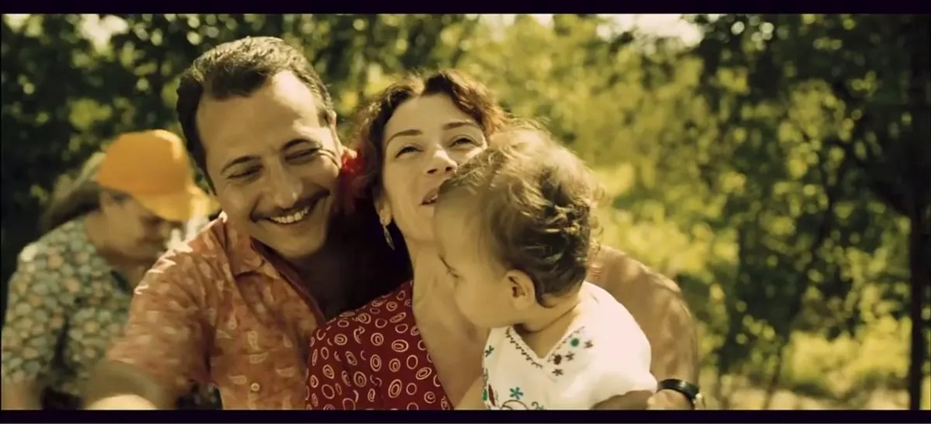 Yigit Özsener and Gökçe Bahadir in My Grandfather's People (2011)