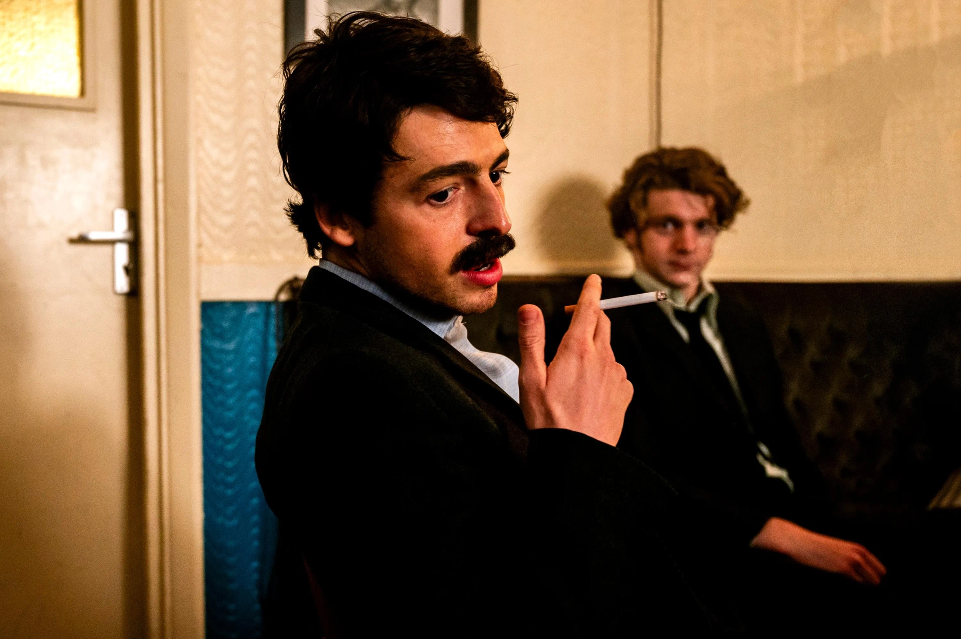 Anthony Boyle and Frank Blake in Say Nothing (2024)