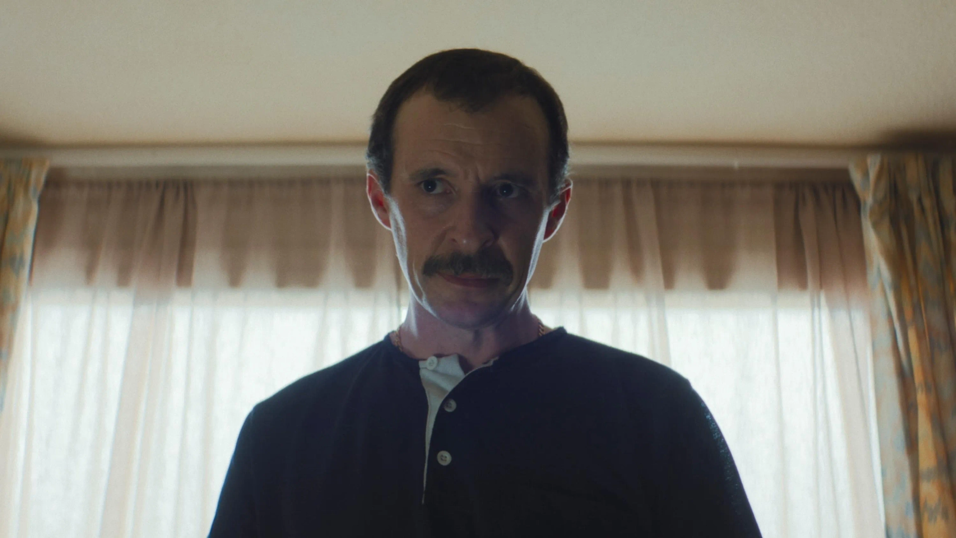 Tom Vaughan-Lawlor in Say Nothing (2024)