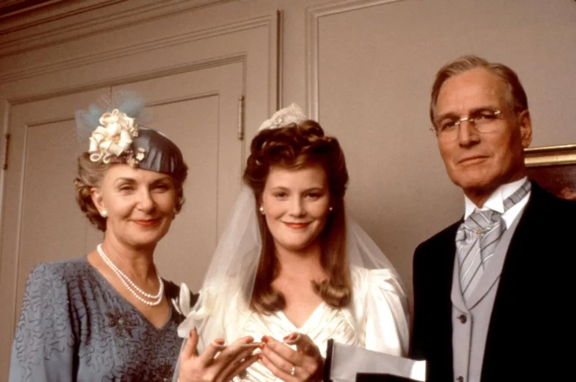 Paul Newman, Margaret Welsh, and Joanne Woodward in Mr. & Mrs. Bridge (1990)