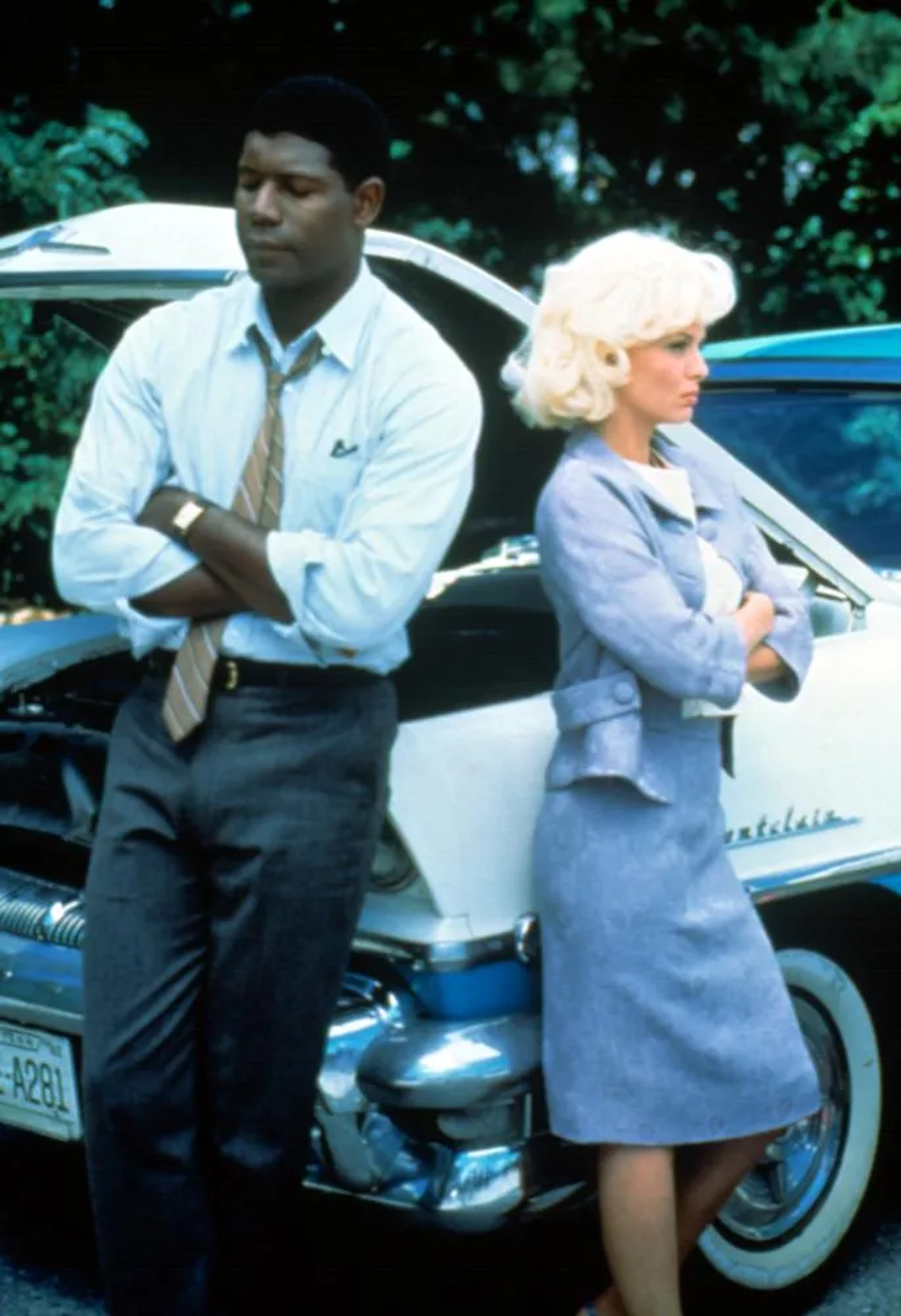 Michelle Pfeiffer and Dennis Haysbert in Love Field (1992)