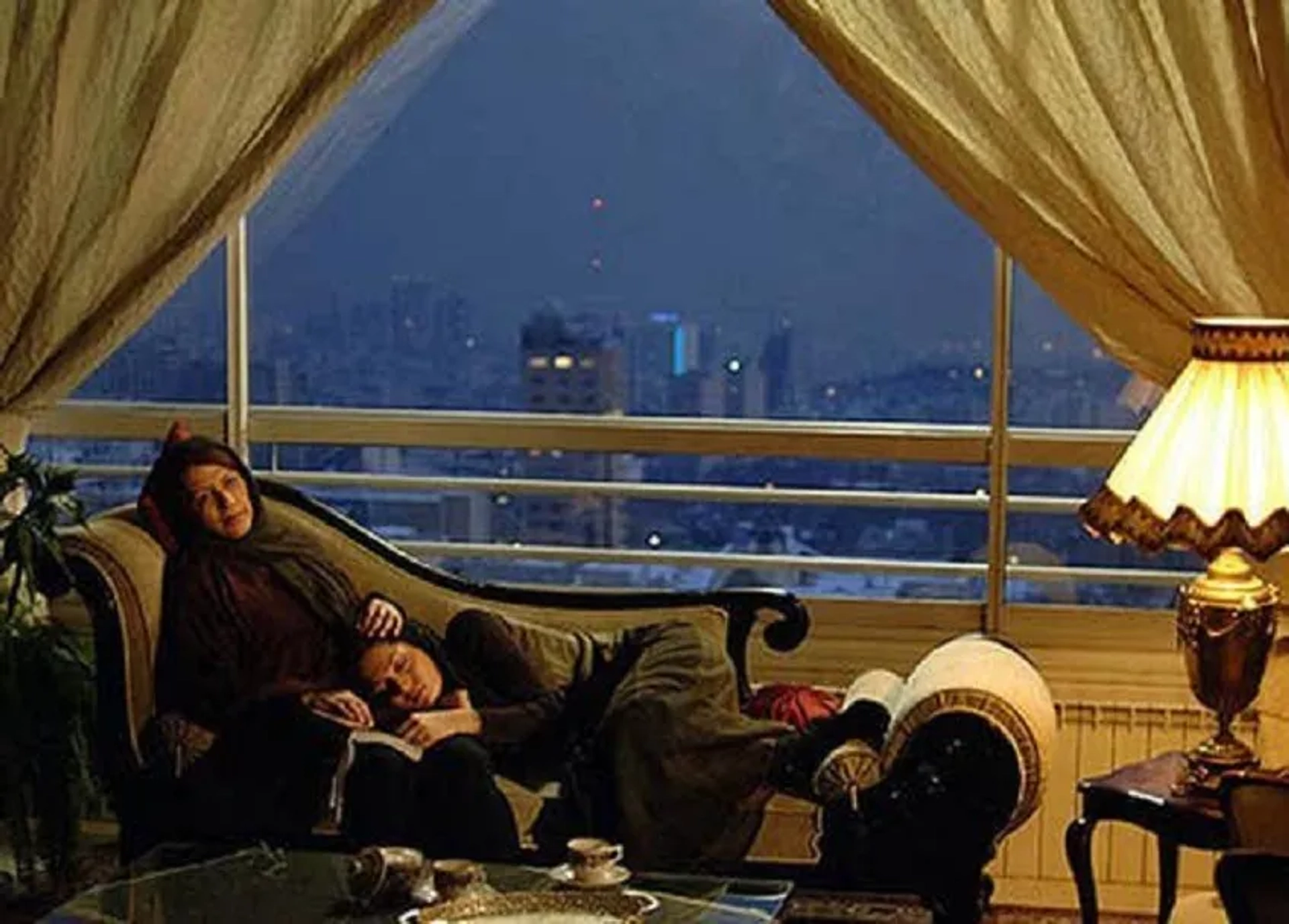 Pegah Ahangarani and Roya Teymourian in Motherland (2009)