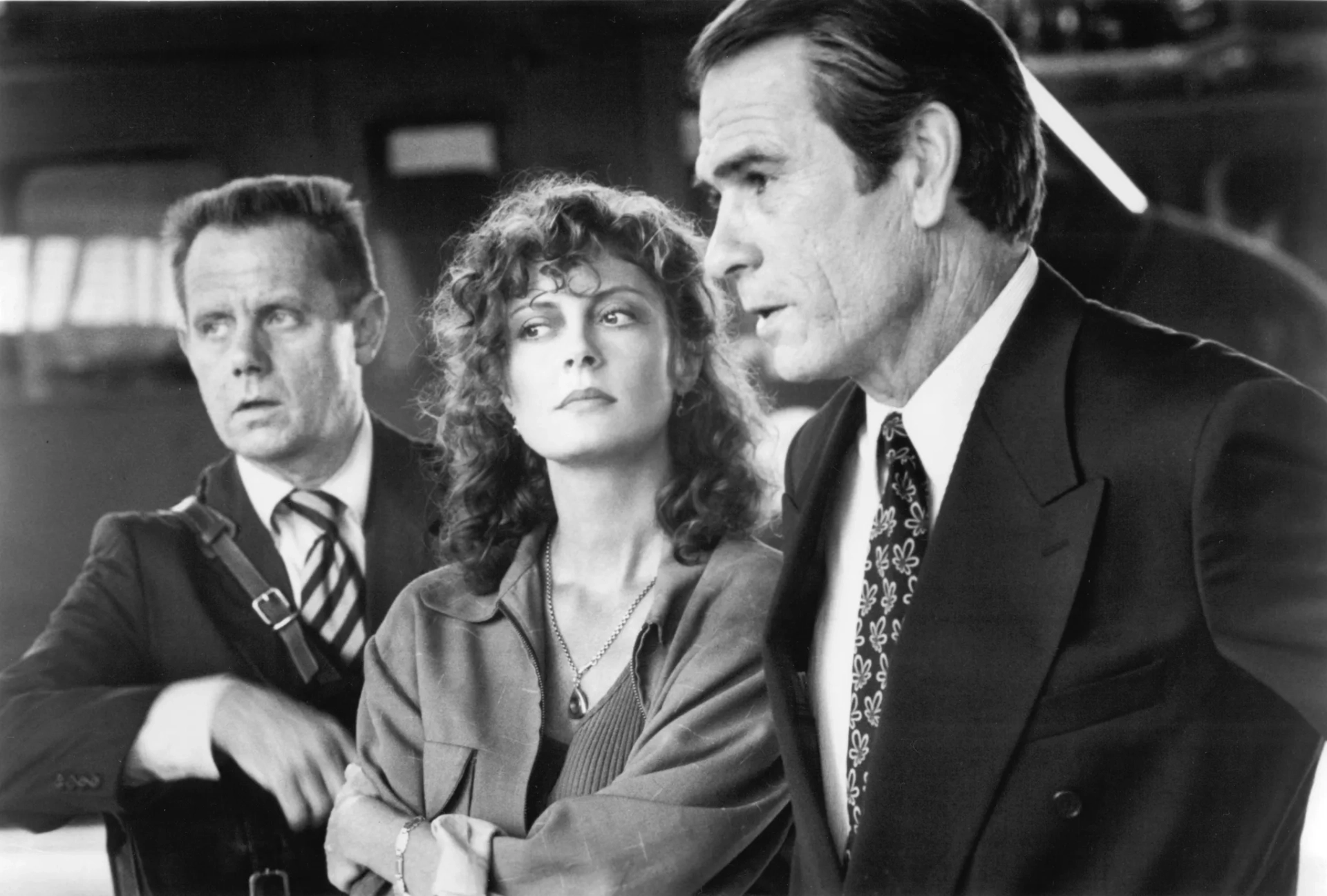 Tommy Lee Jones, Susan Sarandon, and William Sanderson in The Client (1994)