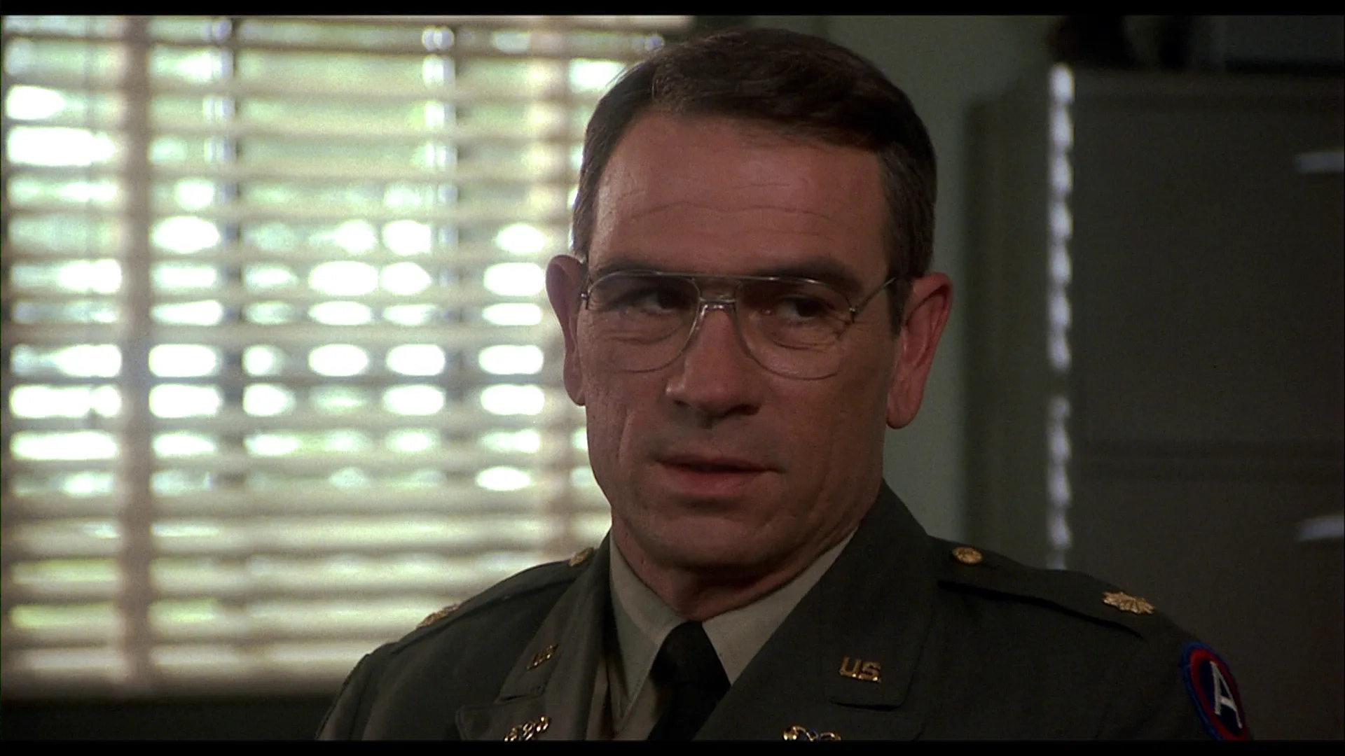 Tommy Lee Jones in Blue Sky (1994)