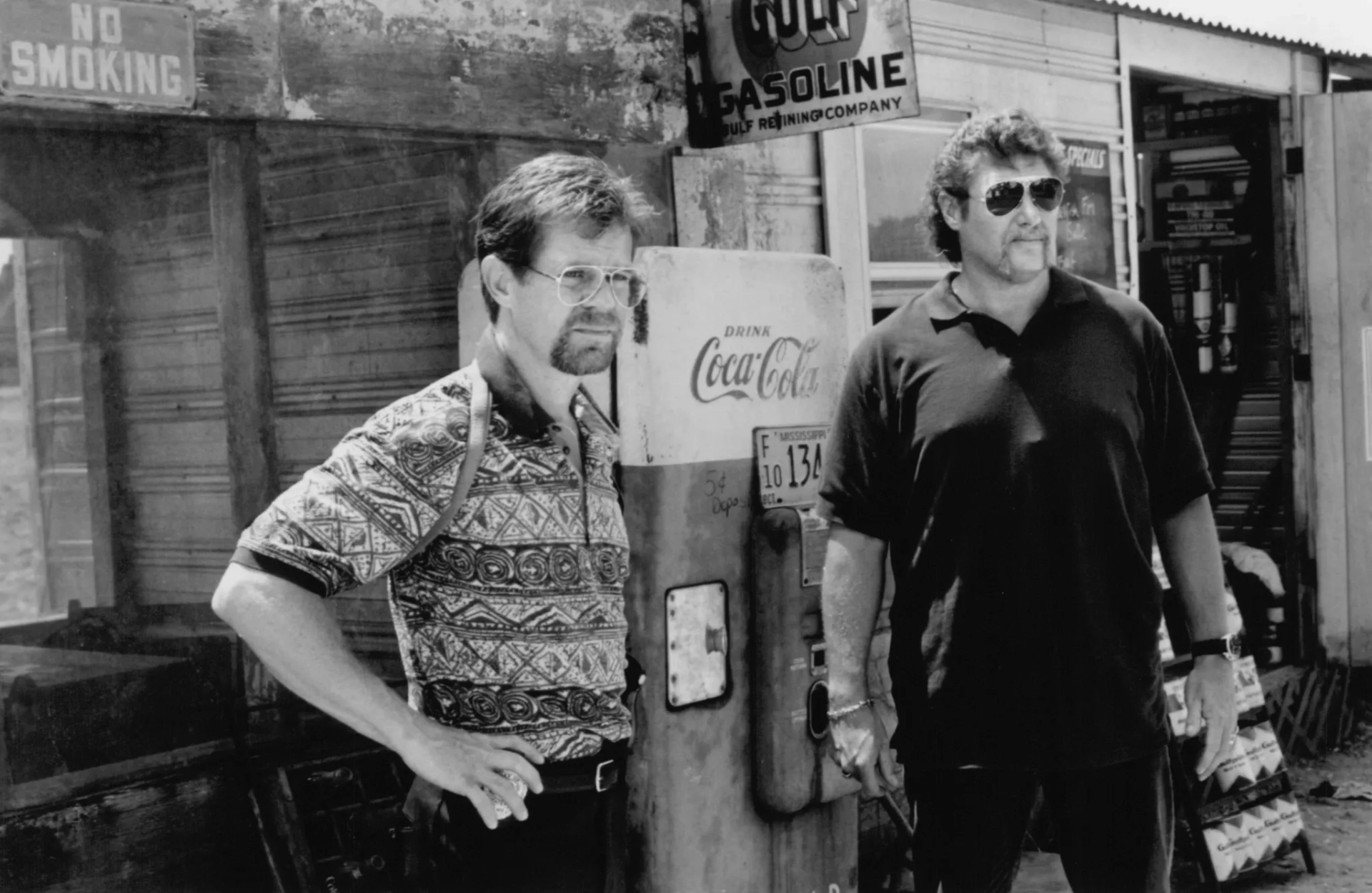 William H. Macy and Ben Bennett in Ghosts of Mississippi (1996)