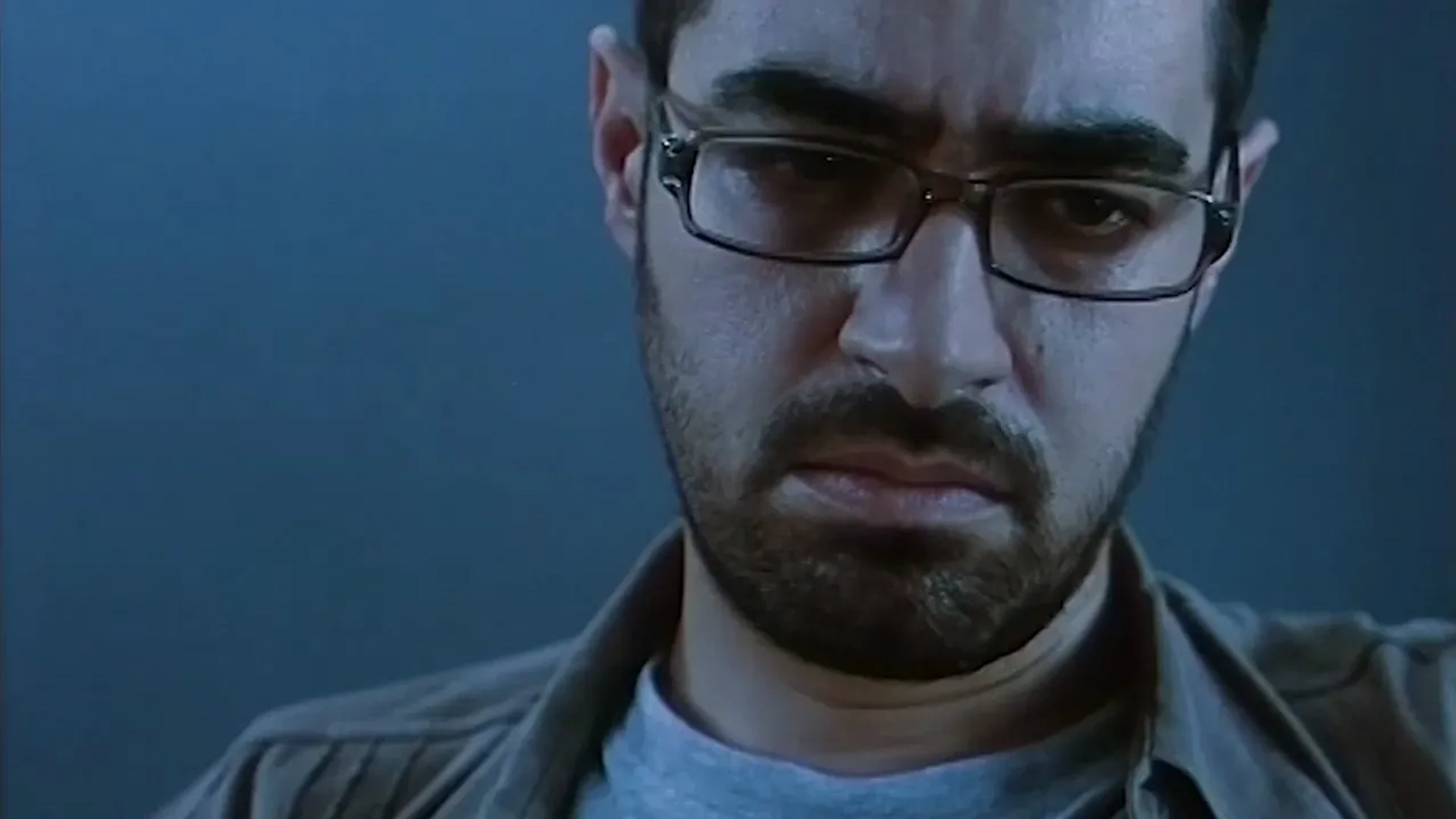 Shahab Hosseini in A Walk in the Fog (2010)