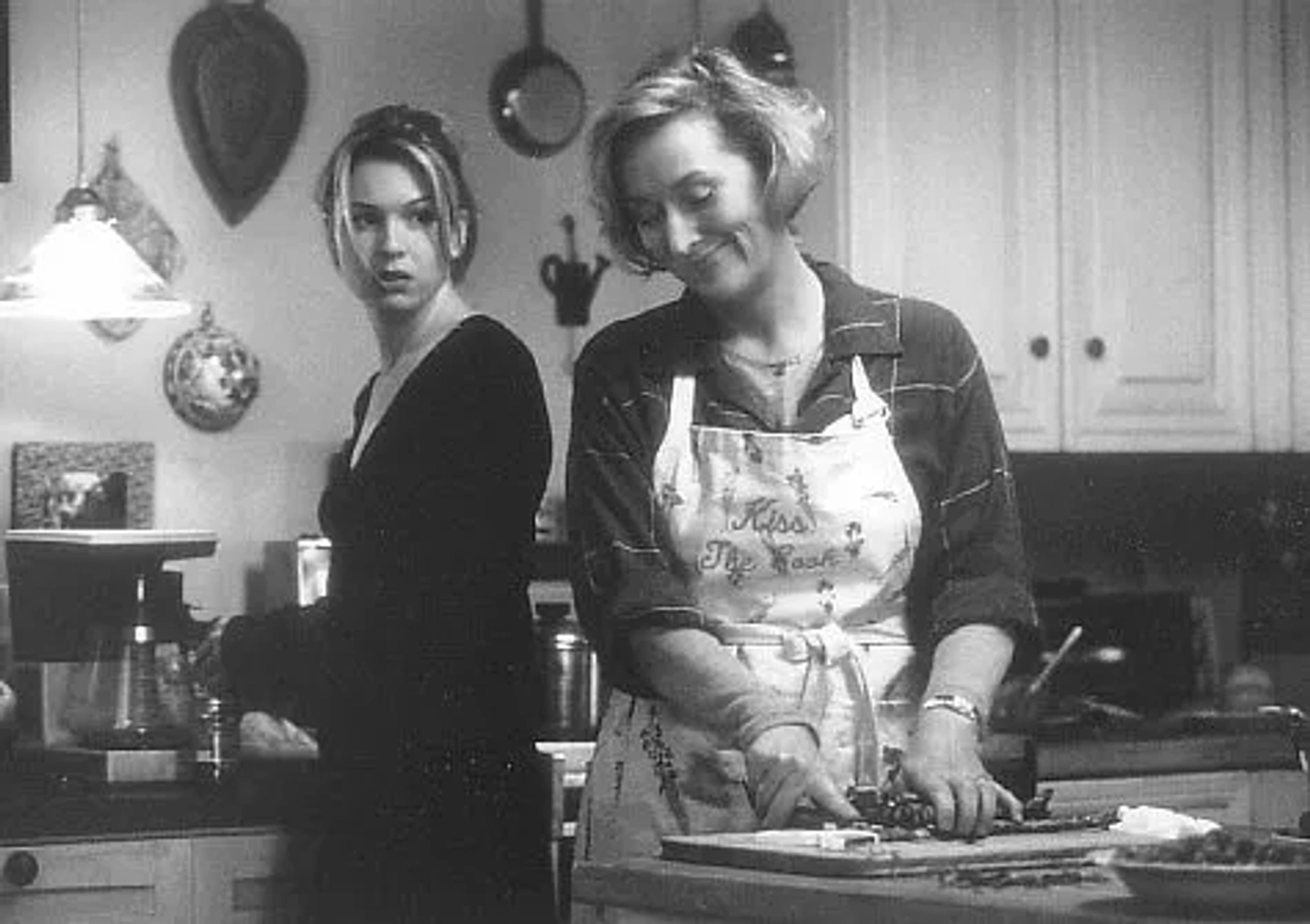 Renée Zellweger and Meryl Streep in One True Thing (1998)