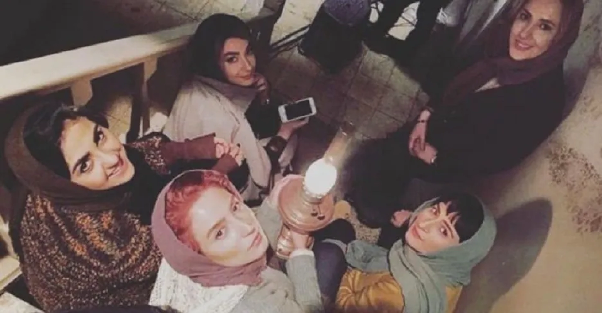 Hanieh Tavassoli, Negar Javaherian, Fahimeh Amanzadeh, Mahsa Alafar, and Soheila Golestani in A Bigger Game (2018)