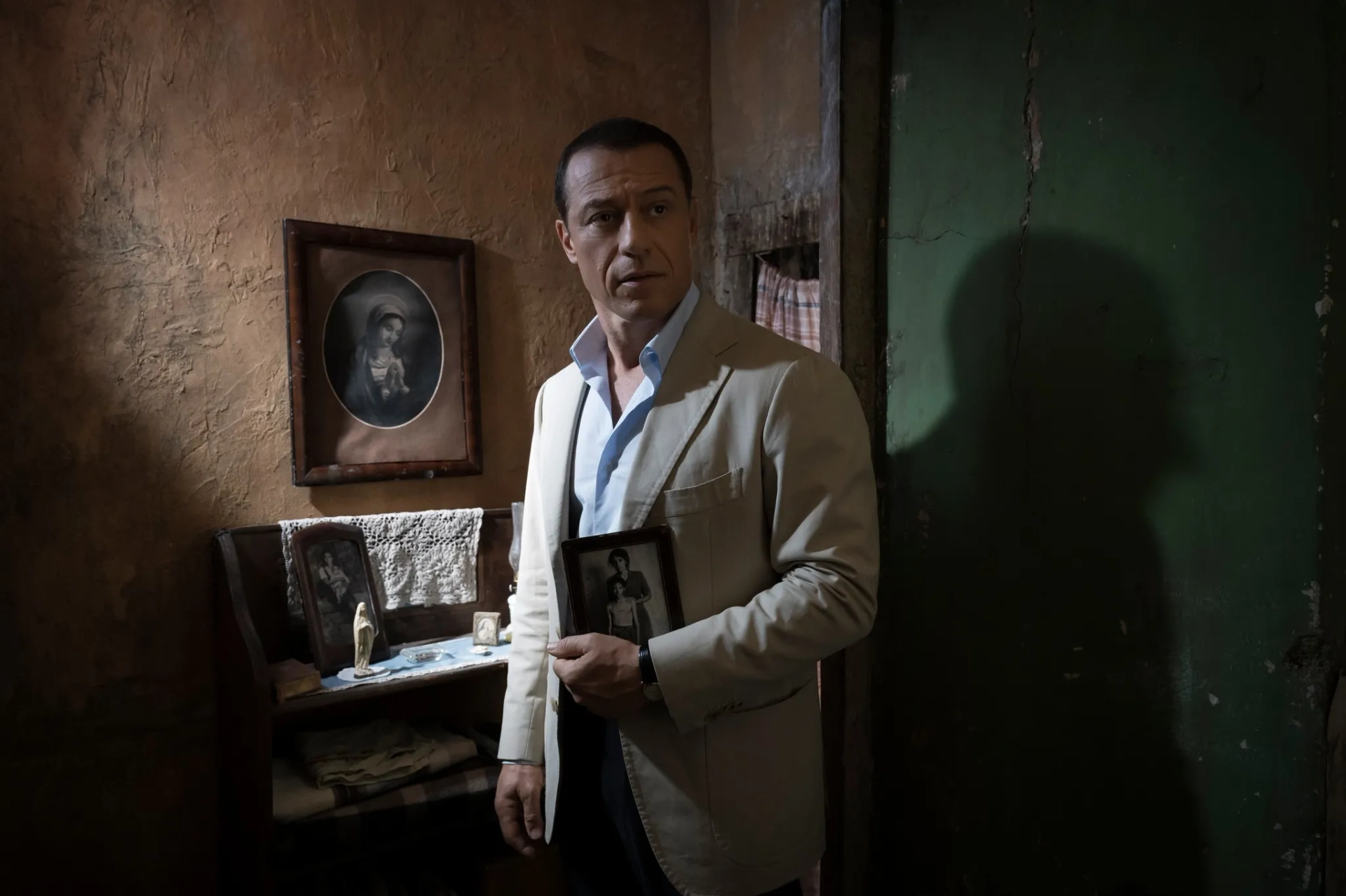 Stefano Accorsi in The Children's Train (2024)