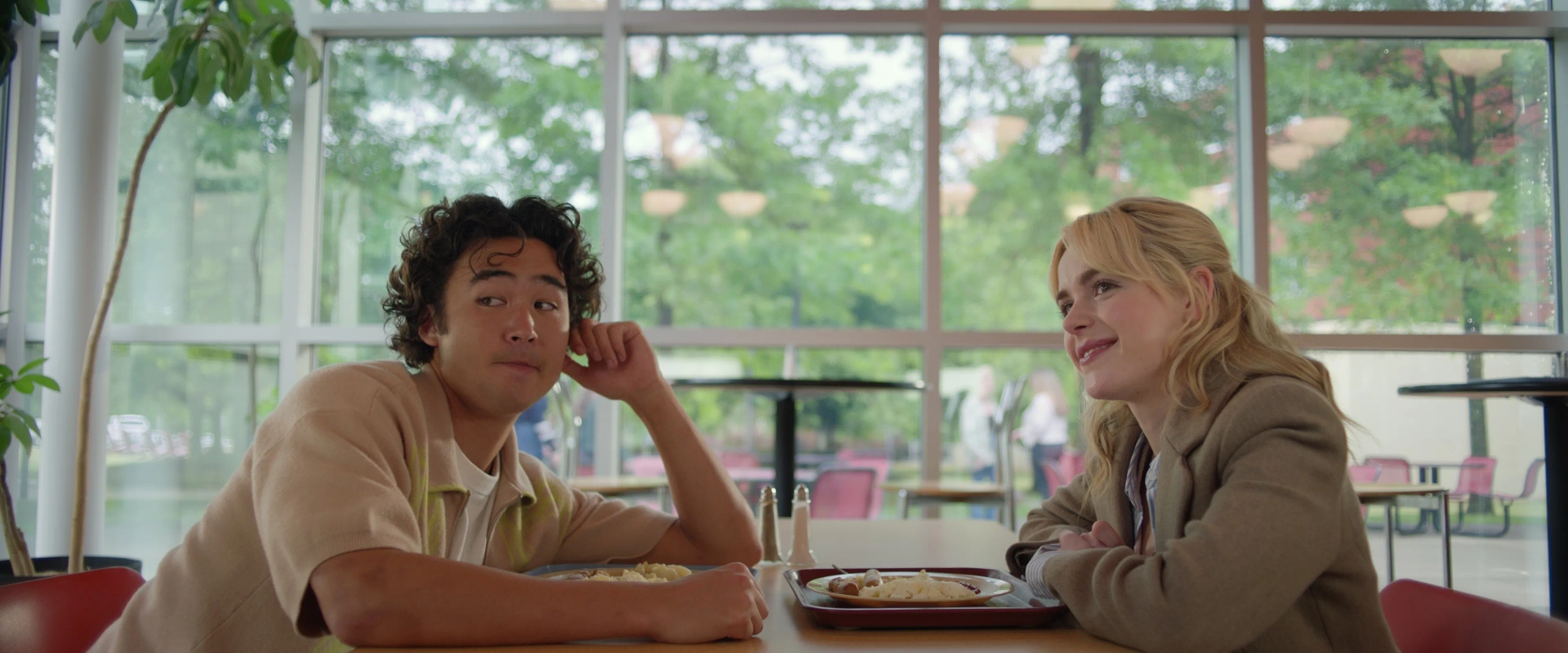 Kiernan Shipka and Nico Hiraga in Sweethearts (2024)