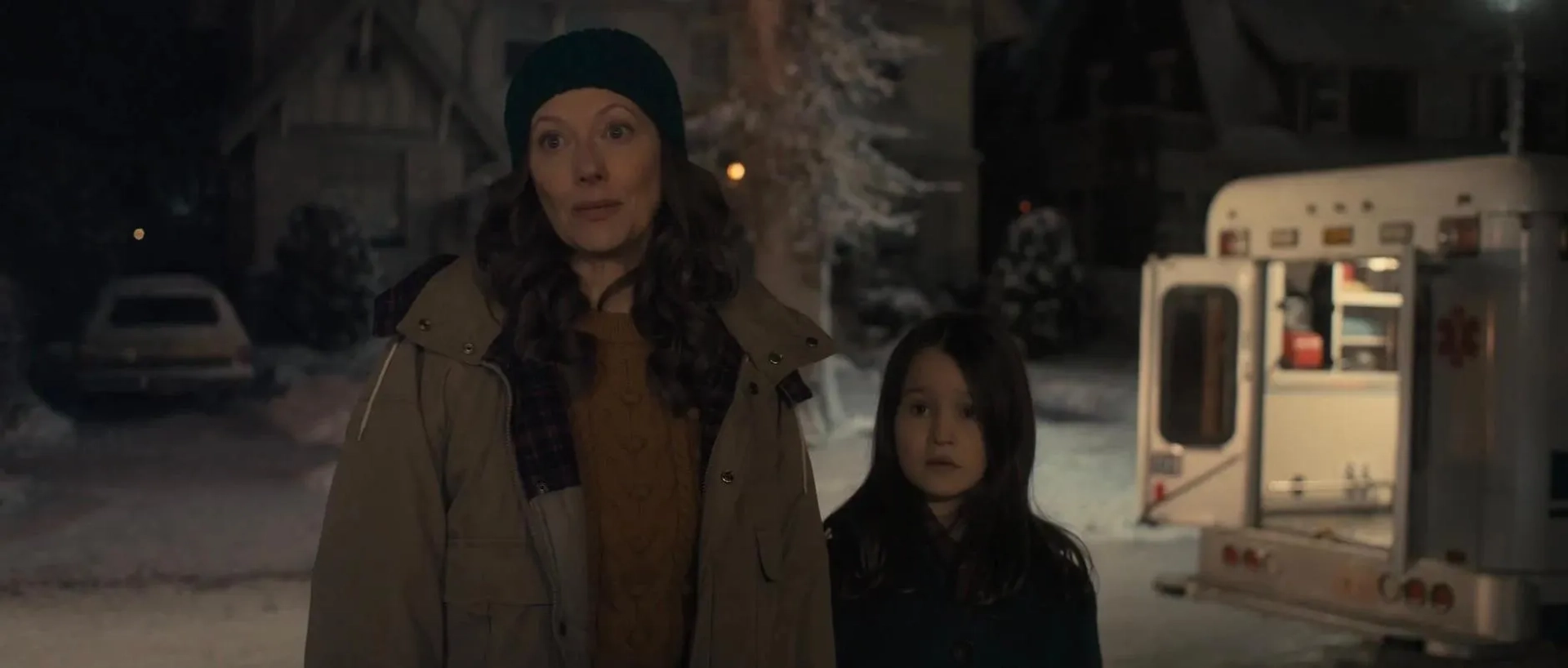 Judy Greer and Molly Belle Wright in The Best Christmas Pageant Ever (2024)