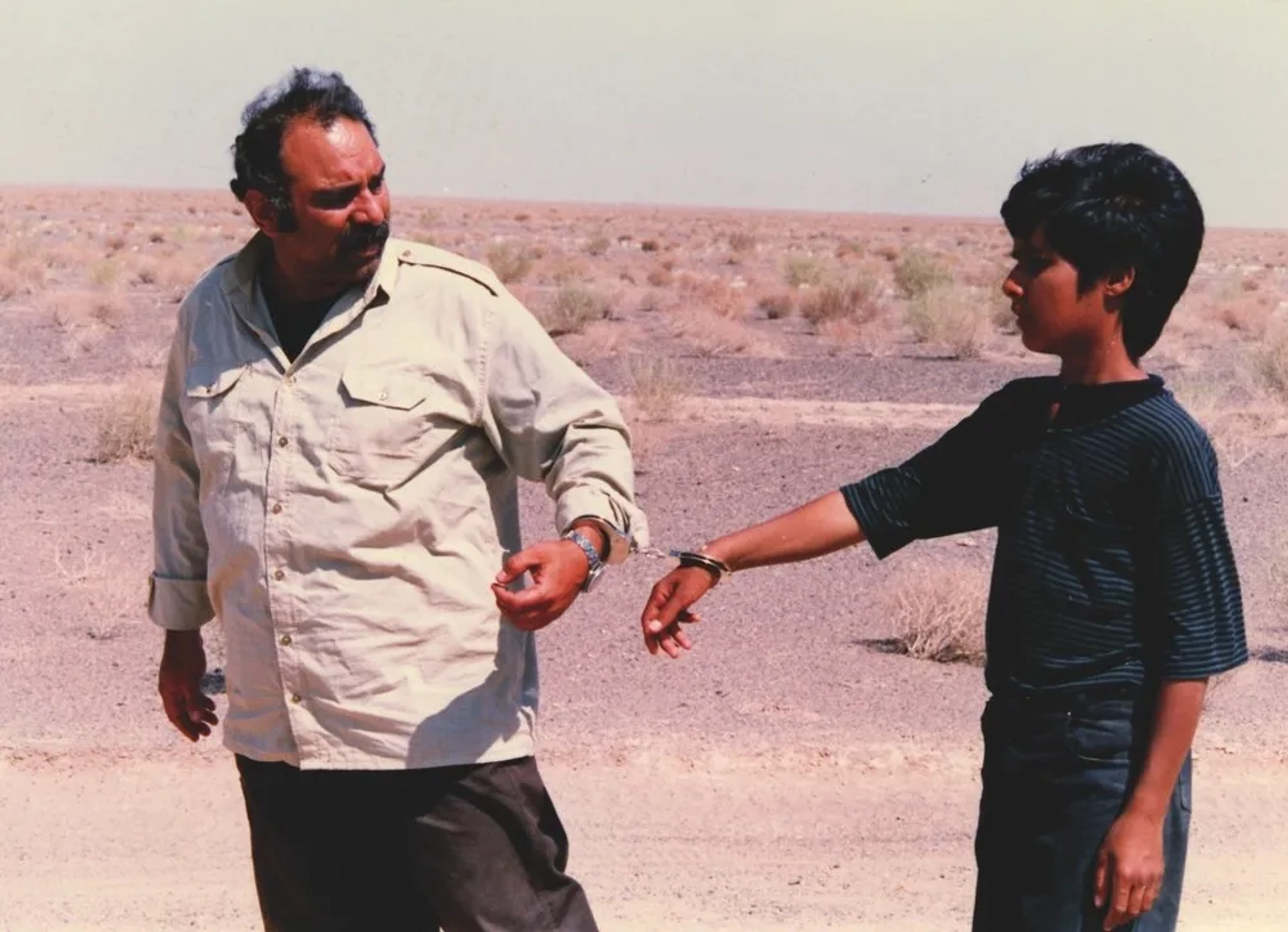 Mohammad Kasebi and Hassan Sadeghi in The Father (1996)