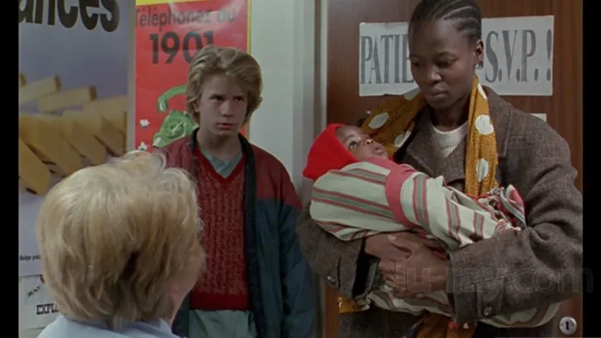 Assita Ouedraogo, Rasmané Ouédraogo, and Jérémie Renier in The Promise (1996)