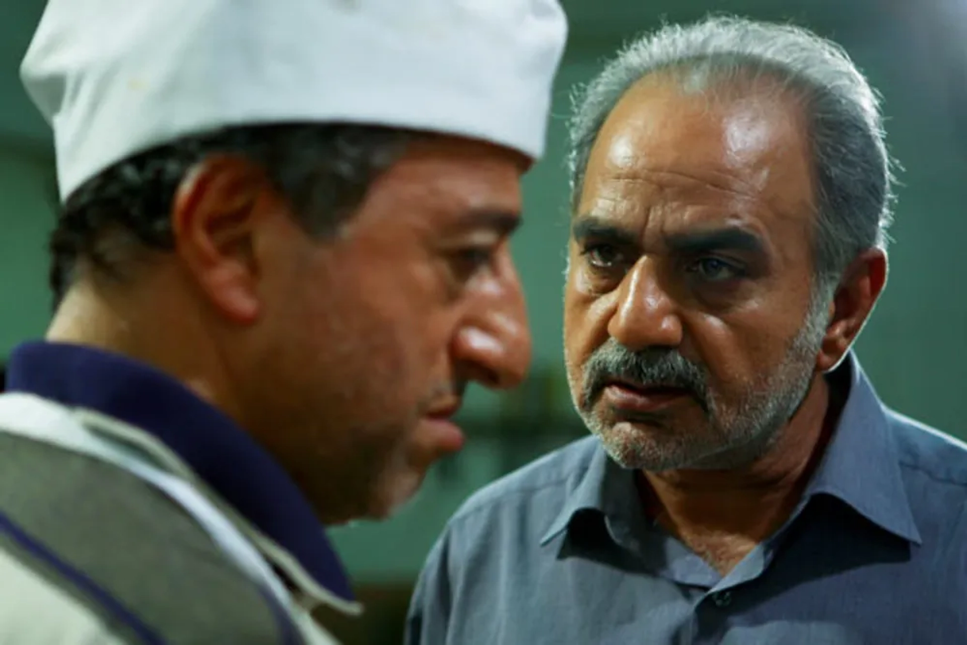 Parviz Parastui and Alireza Khamseh in Twenty (2009)