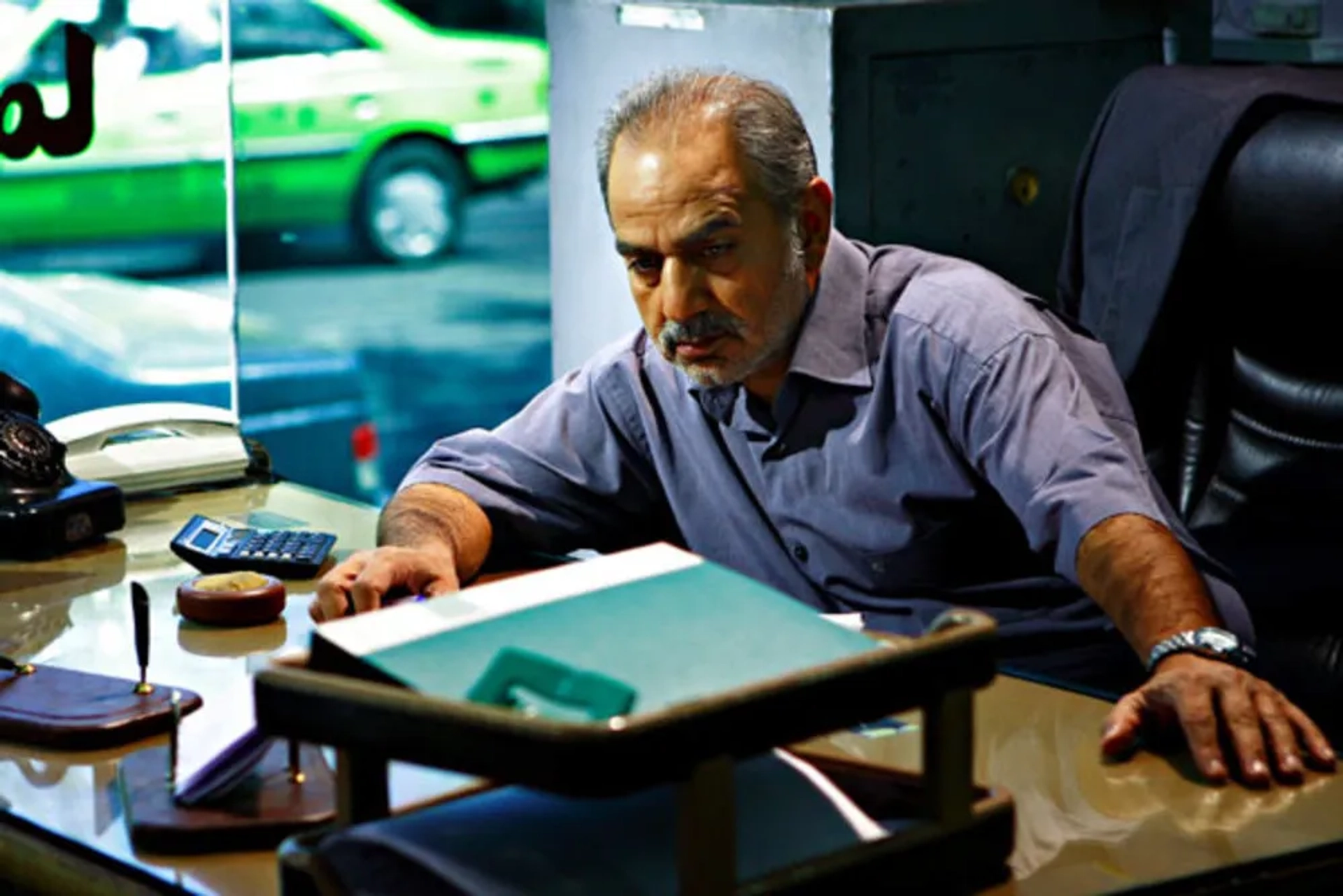 Parviz Parastui in Twenty (2009)