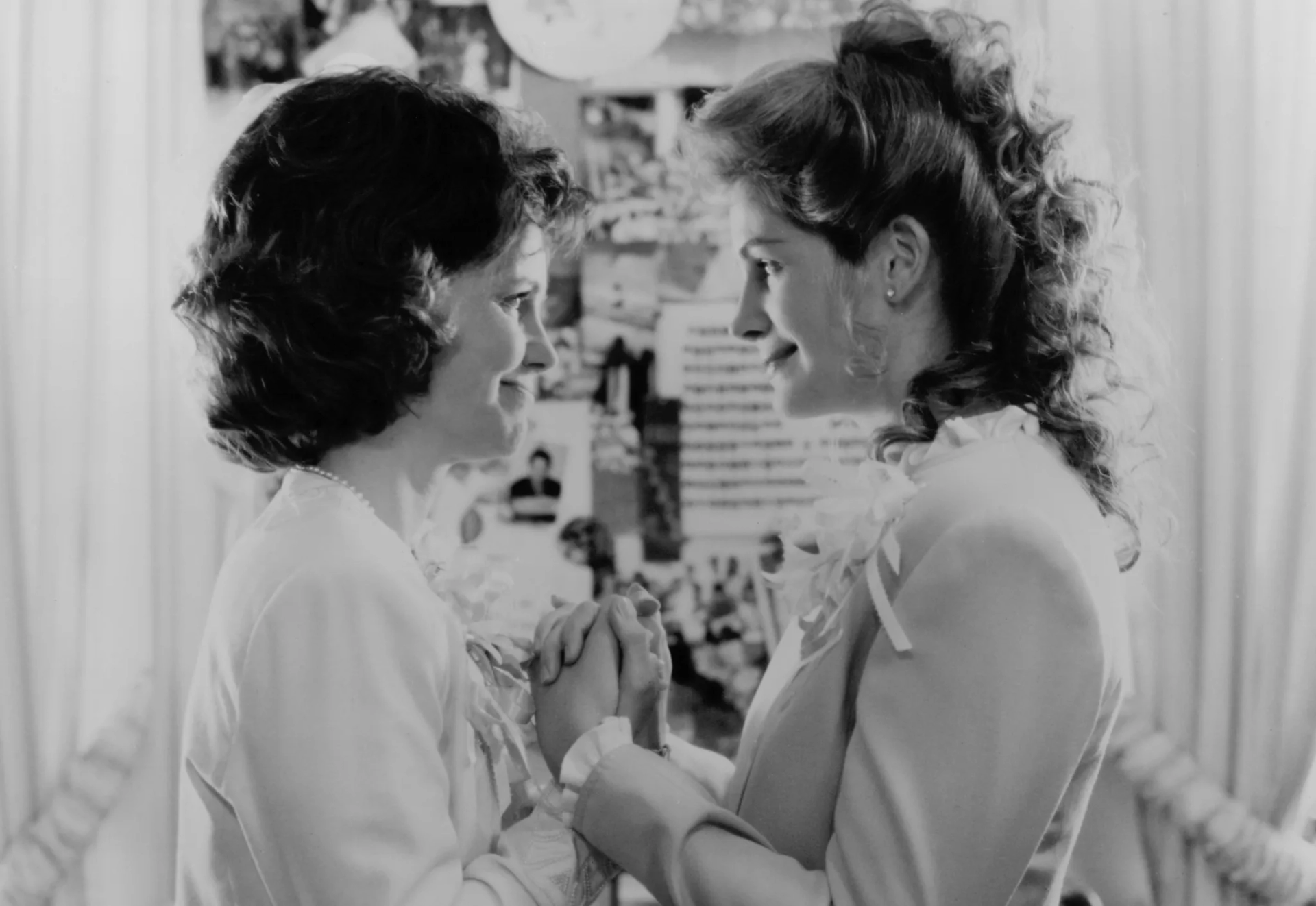 Julia Roberts and Sally Field in Steel Magnolias (1989)