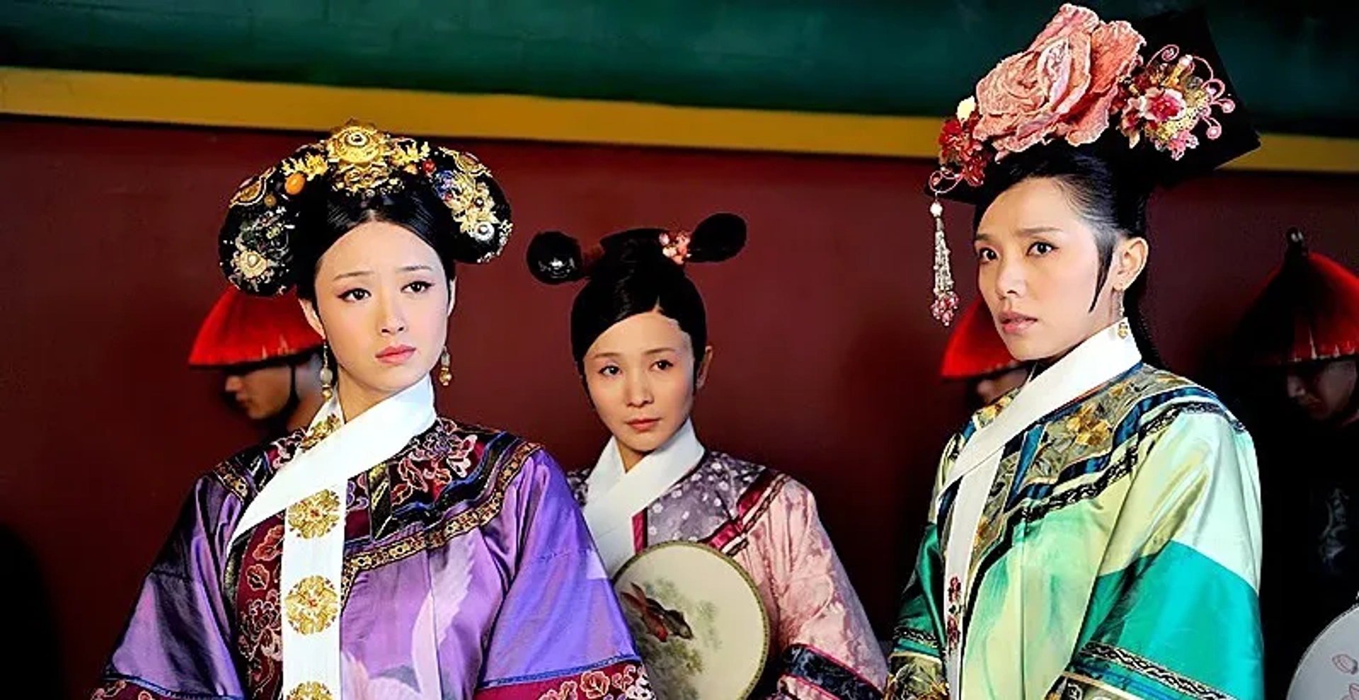 Xin Jiang and Yi-tong Liu in Empresses in the Palace (2011)