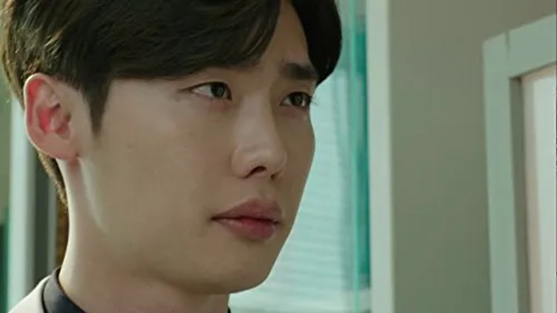 Lee Jong-suk in Doctor Stranger (2014)