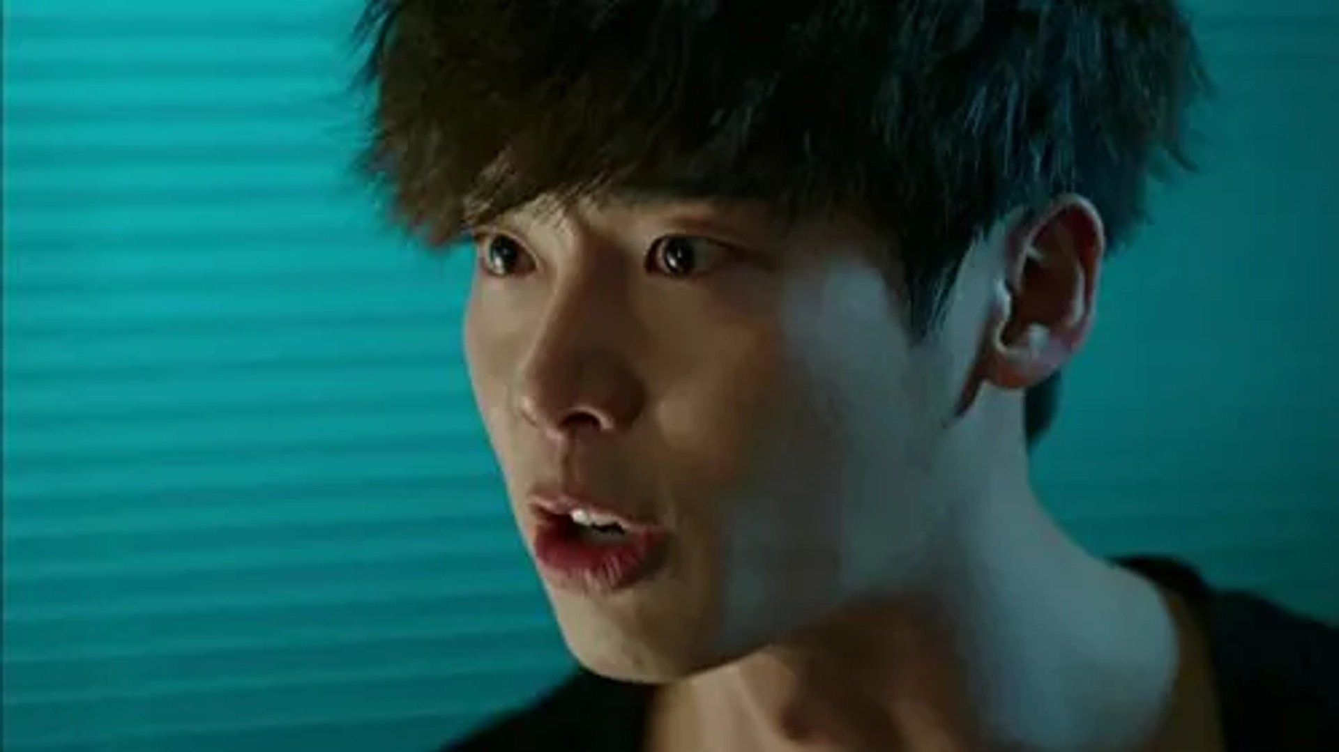 Lee Jong-suk in Doctor Stranger (2014)