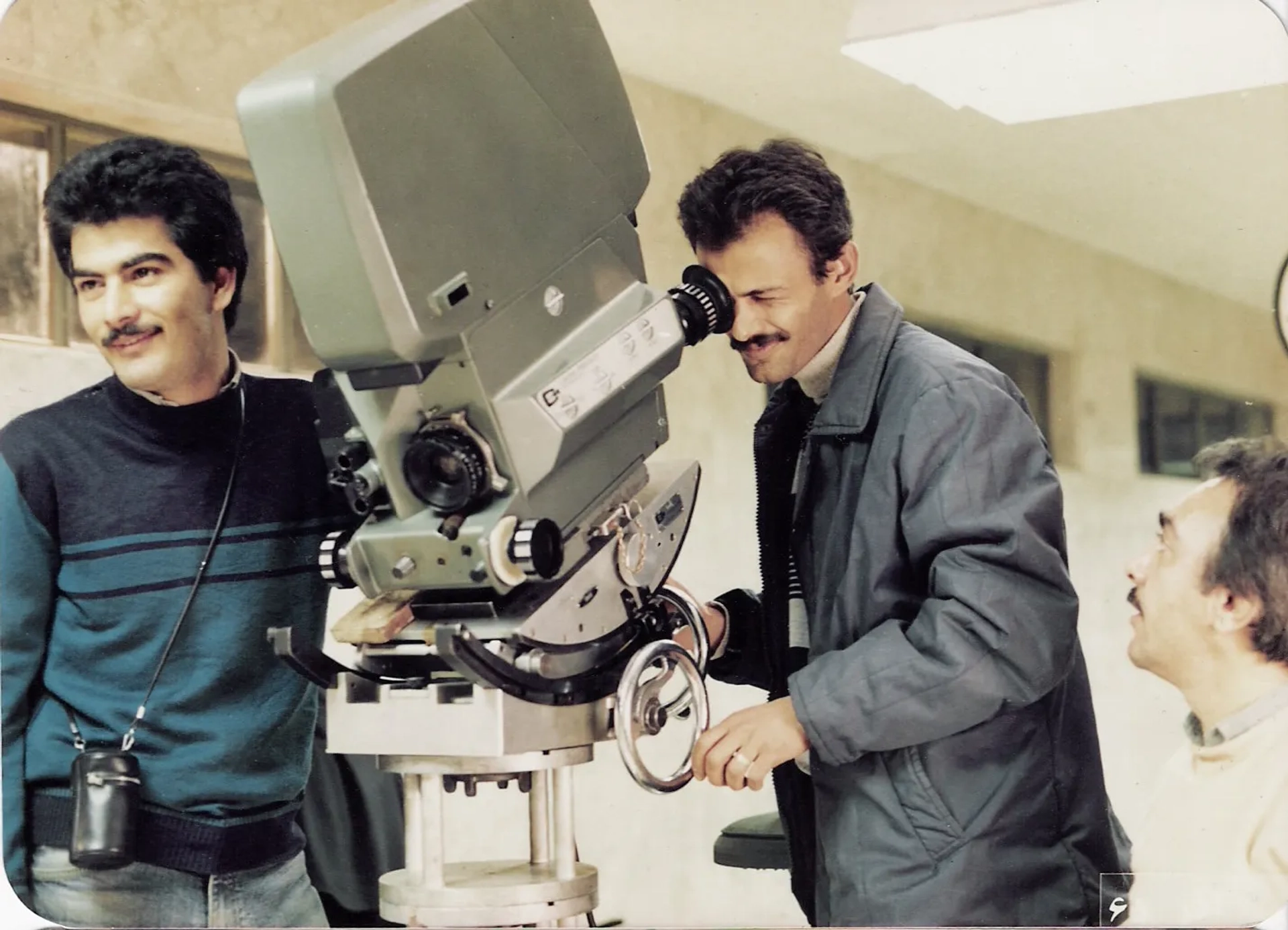 Shahin Yazdani, Reza Mohajer, and Hossein Khandan in The Station (1987)