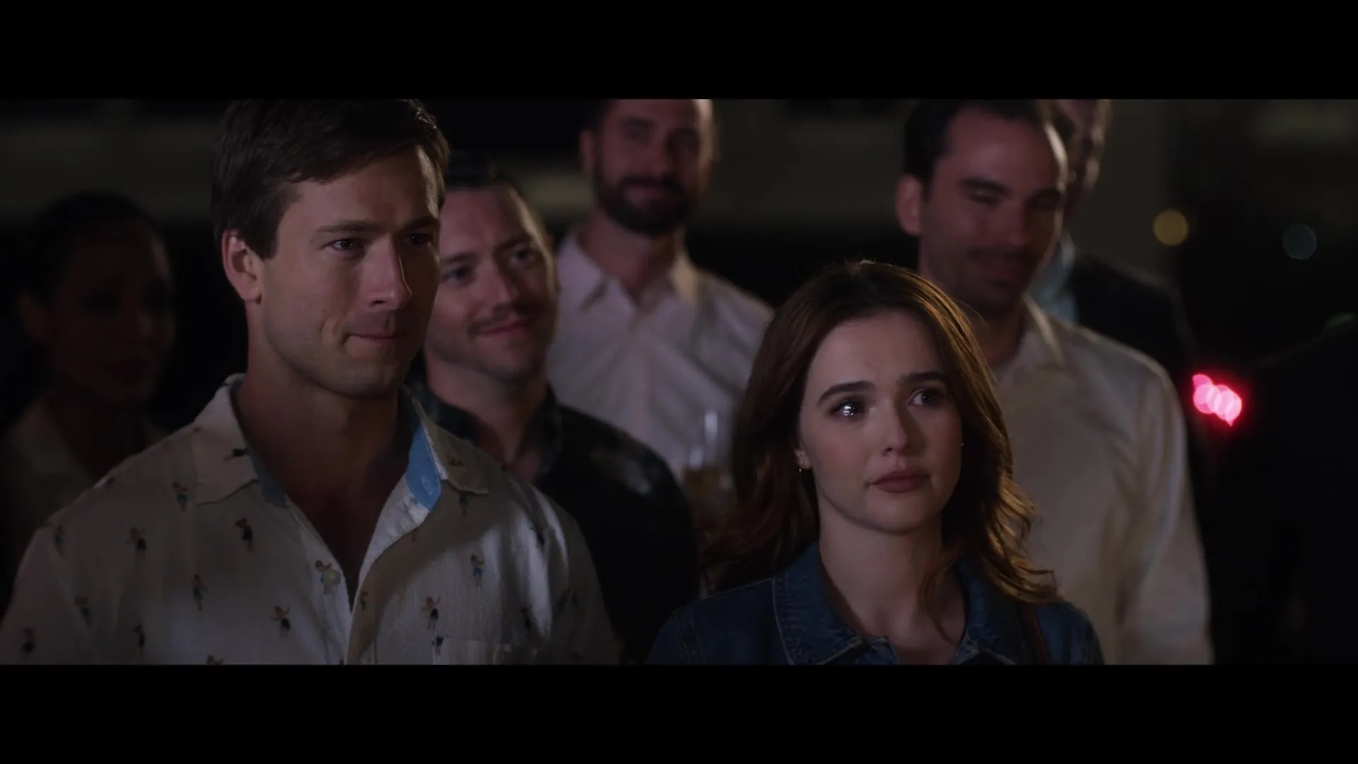 Glen Powell and Zoey Deutch in Set It Up (2018)