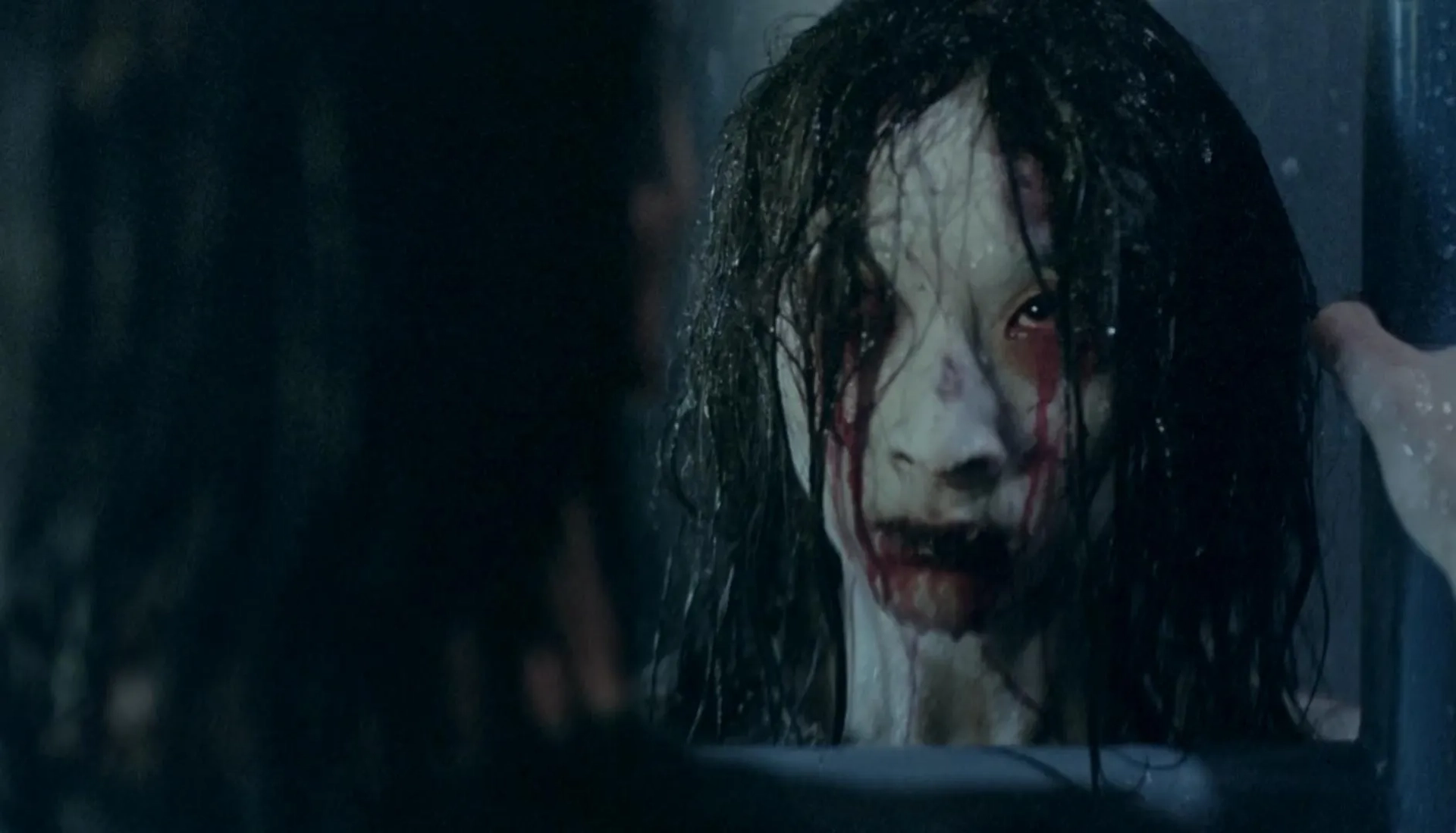 فیلم شاتر (Shutter 2004)