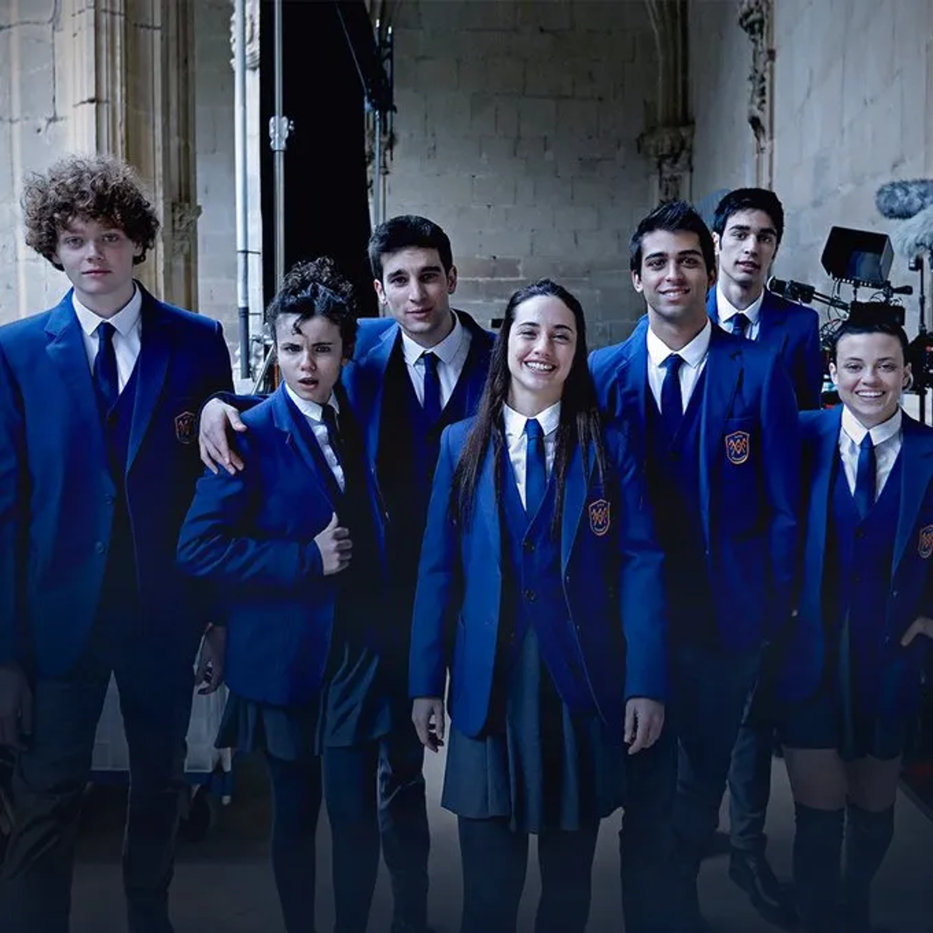 Carlos Alcaide, Asia Ortega, Daniel Arias, Paula del Río, Albert Salazar, Gonzalo Diez, and Daniela Rubio in The Boarding School: Las Cumbres (2021)