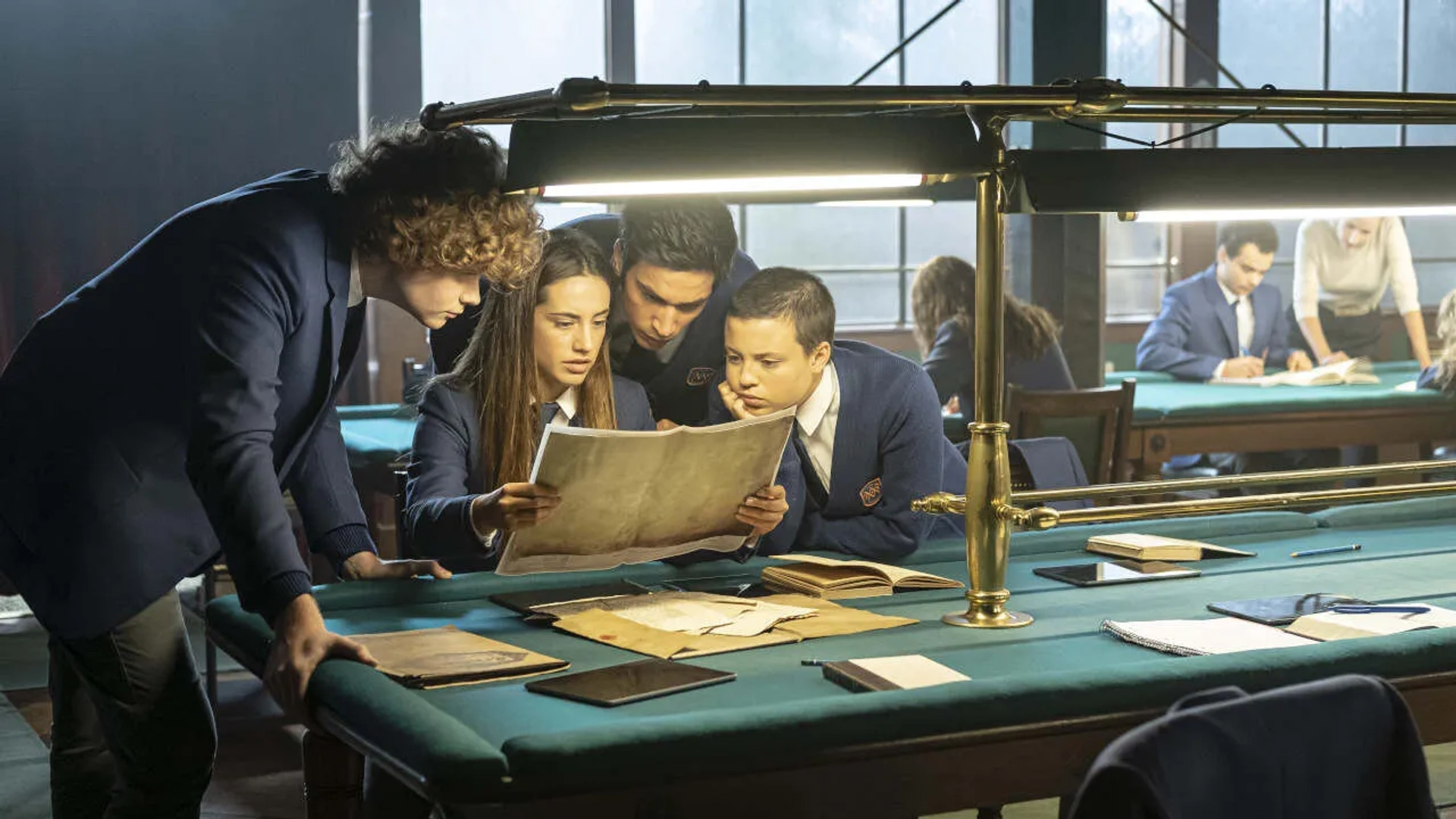 Asia Ortega, Paula del Río, Albert Salazar, and Gonzalo Diez in The Boarding School: Las Cumbres (2021)