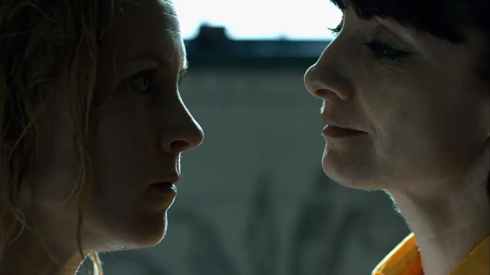 Najwa Nimri and Maggie Civantos in Vis a vis (2015)