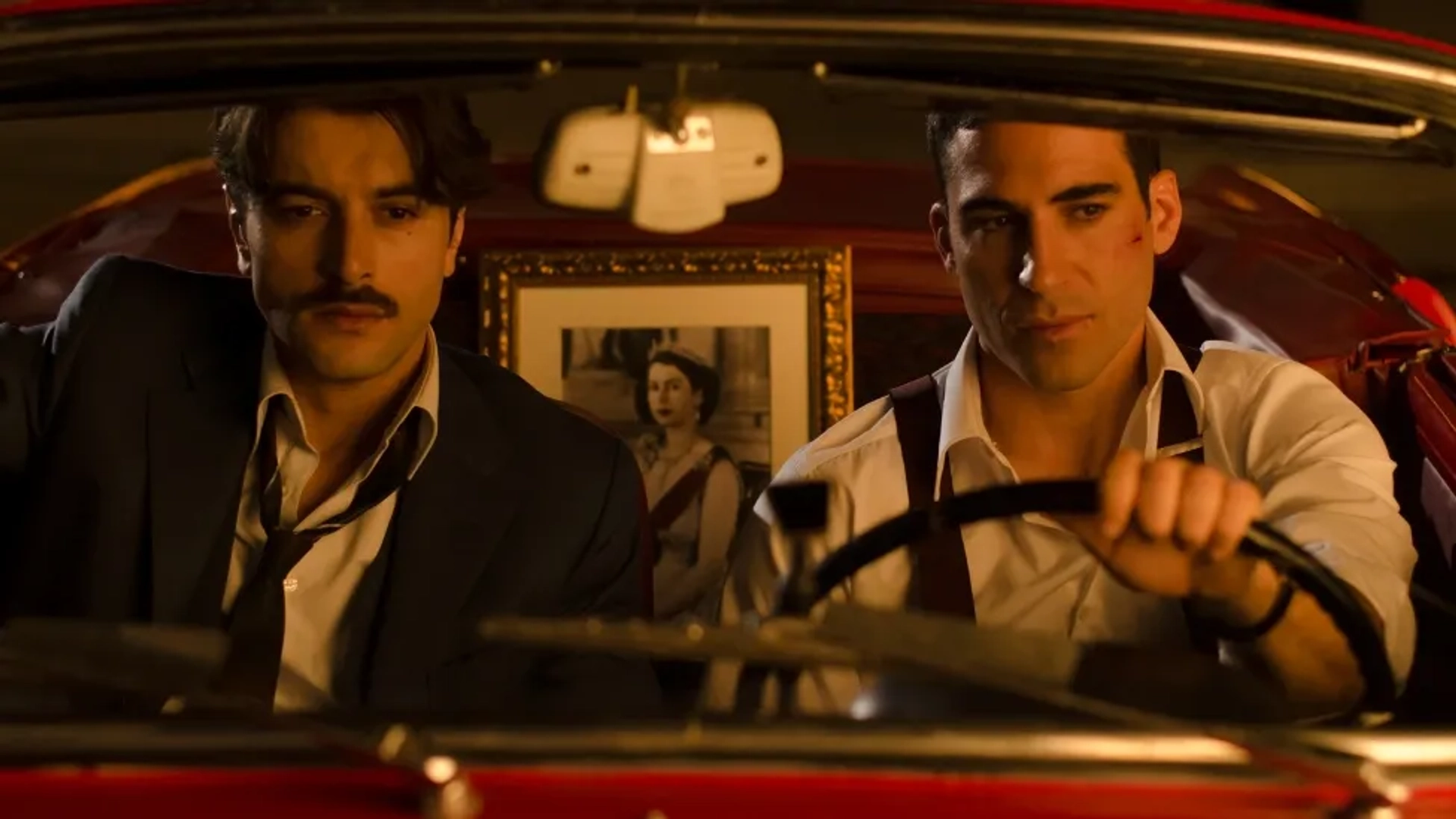 Miguel Ángel Silvestre and Javier Rey in Velvet (2013)