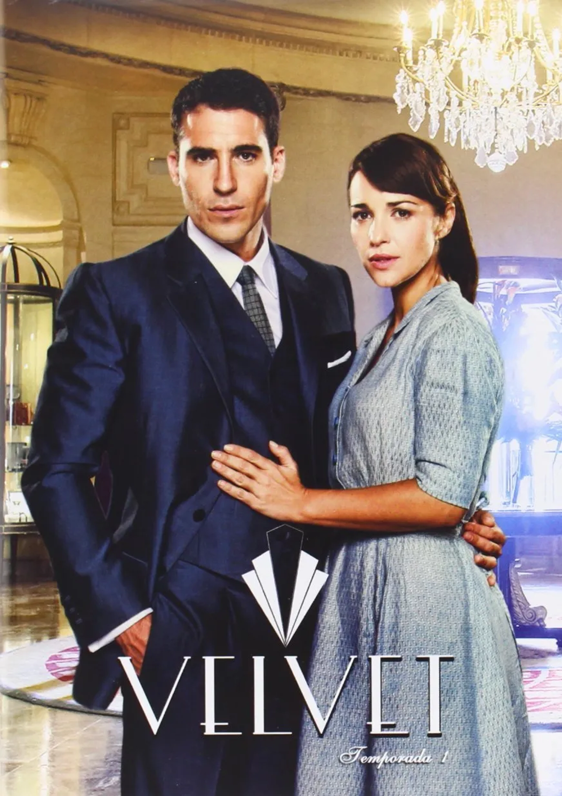 Paula Echevarría and Miguel Ángel Silvestre in Velvet (2013)