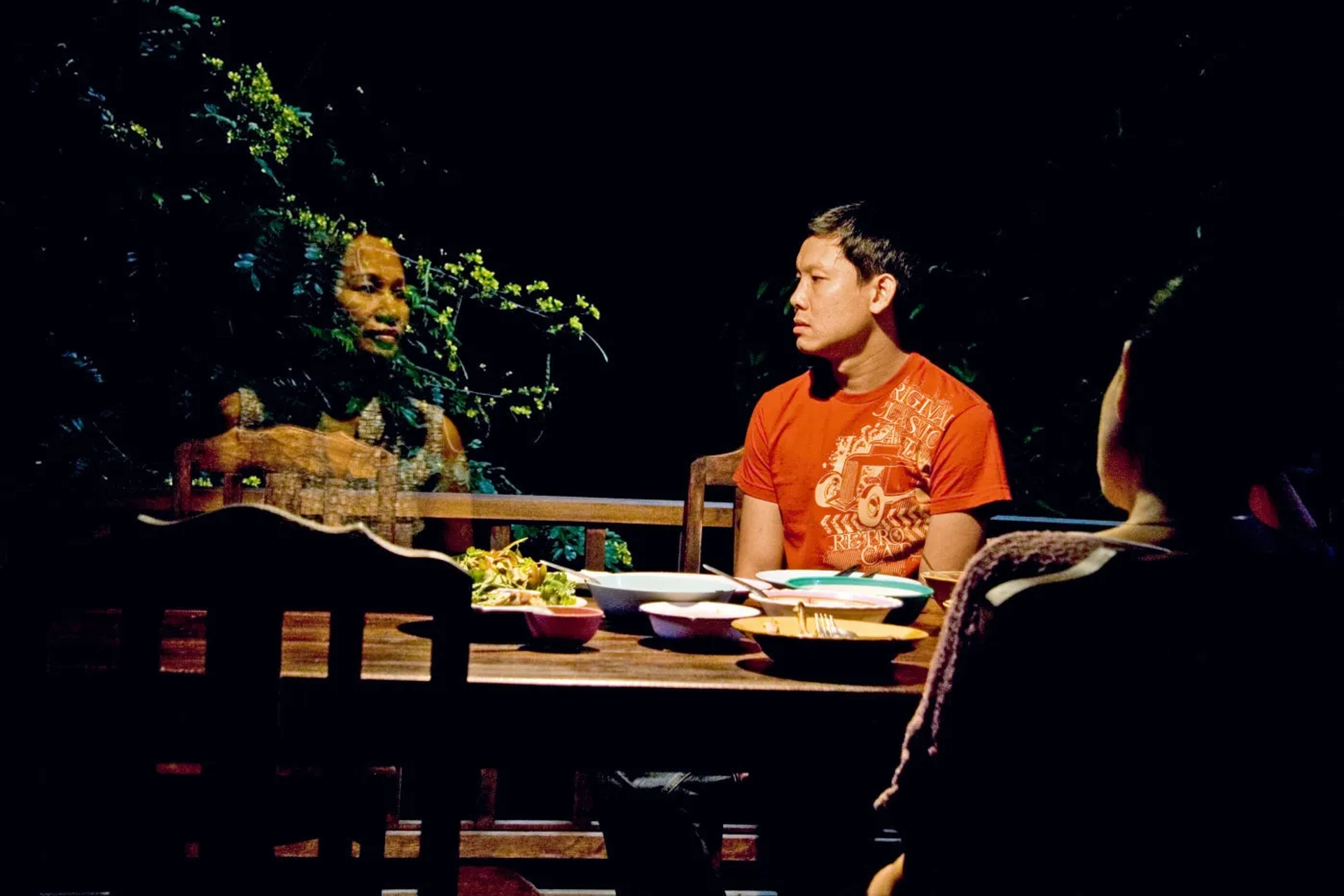 Jenjira Pongpas, Sakda Kaewbuadee, and Natthakarn Aphaiwonk in Uncle Boonmee Who Can Recall His Past Lives (2010)