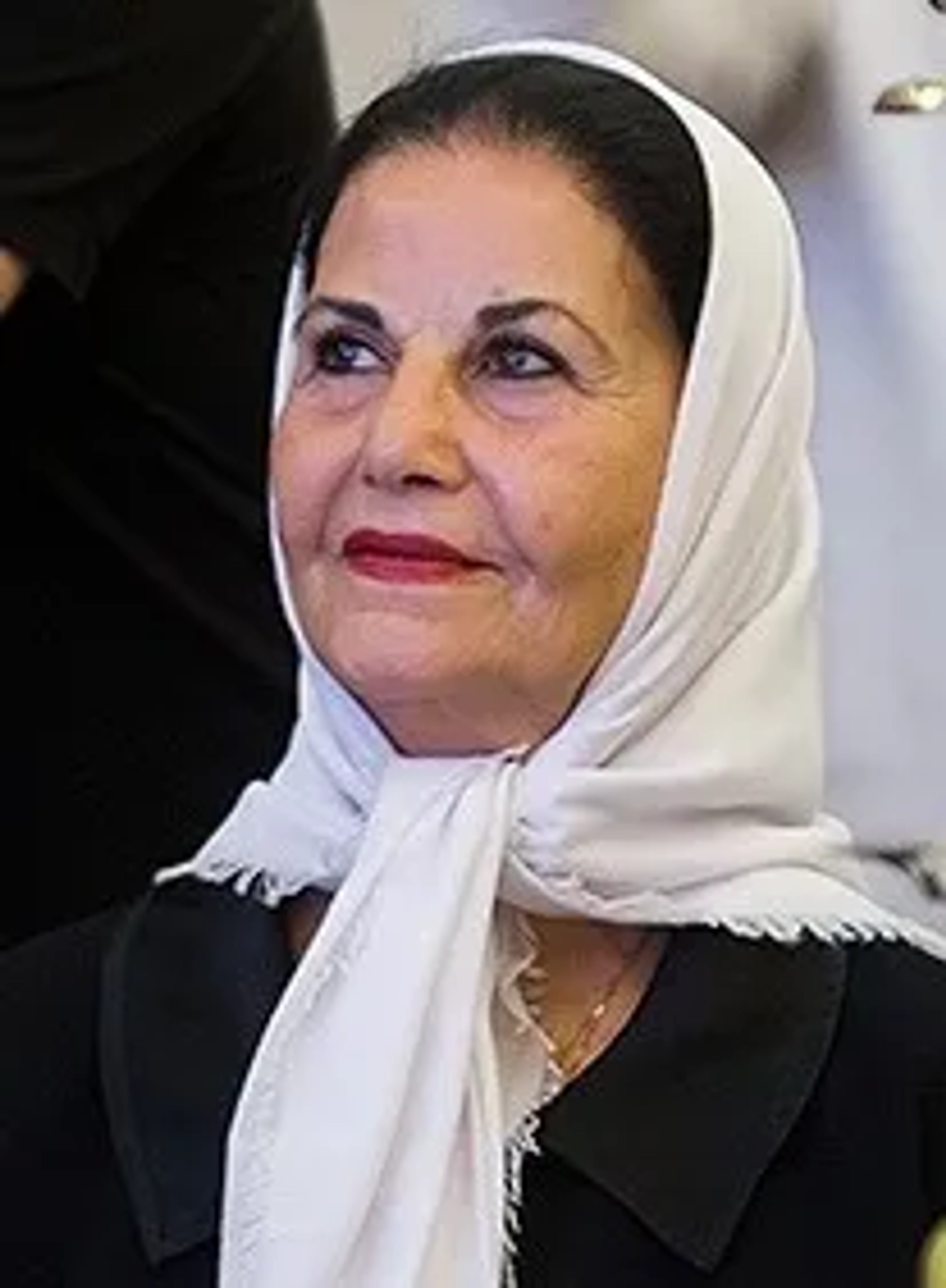 پوری بنایی