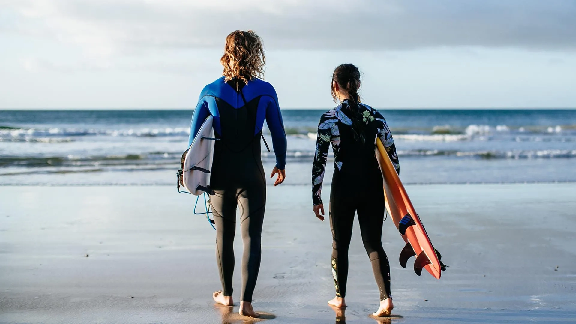 سریال نجات یافتن از تابستان (Surviving Summer 2022)