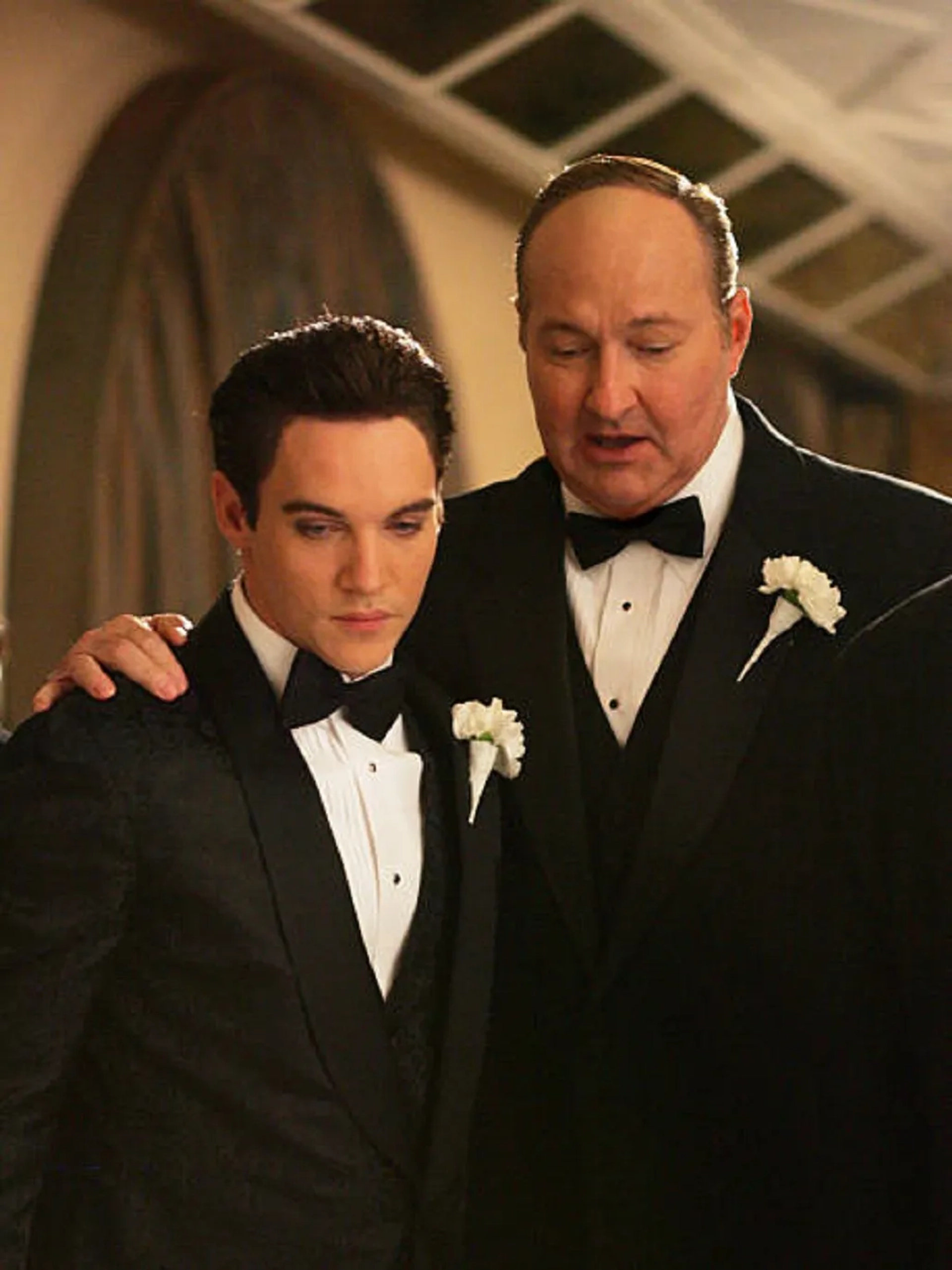 Randy Quaid and Jonathan Rhys Meyers in Elvis (2005)