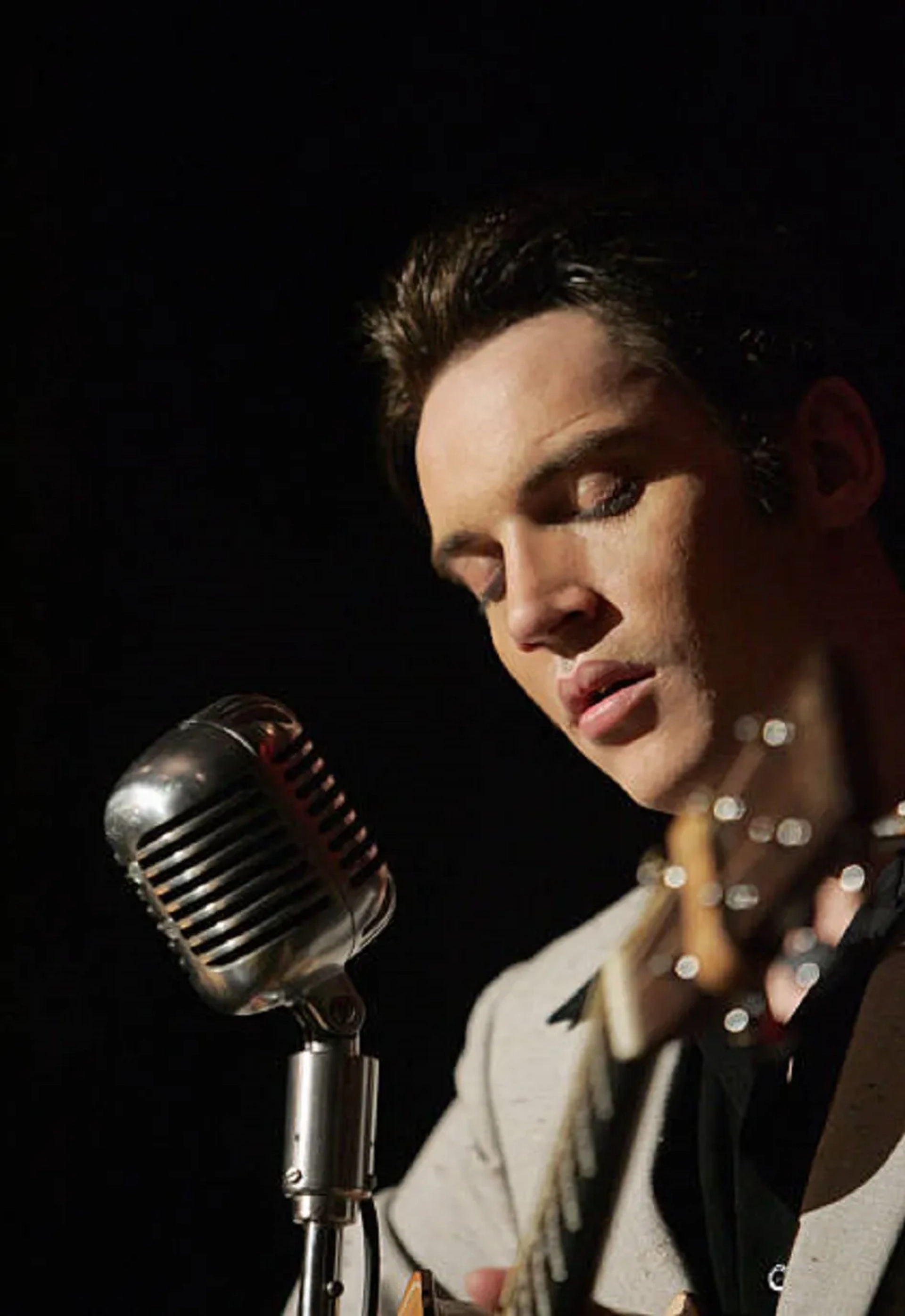 Jonathan Rhys Meyers in Elvis (2005)