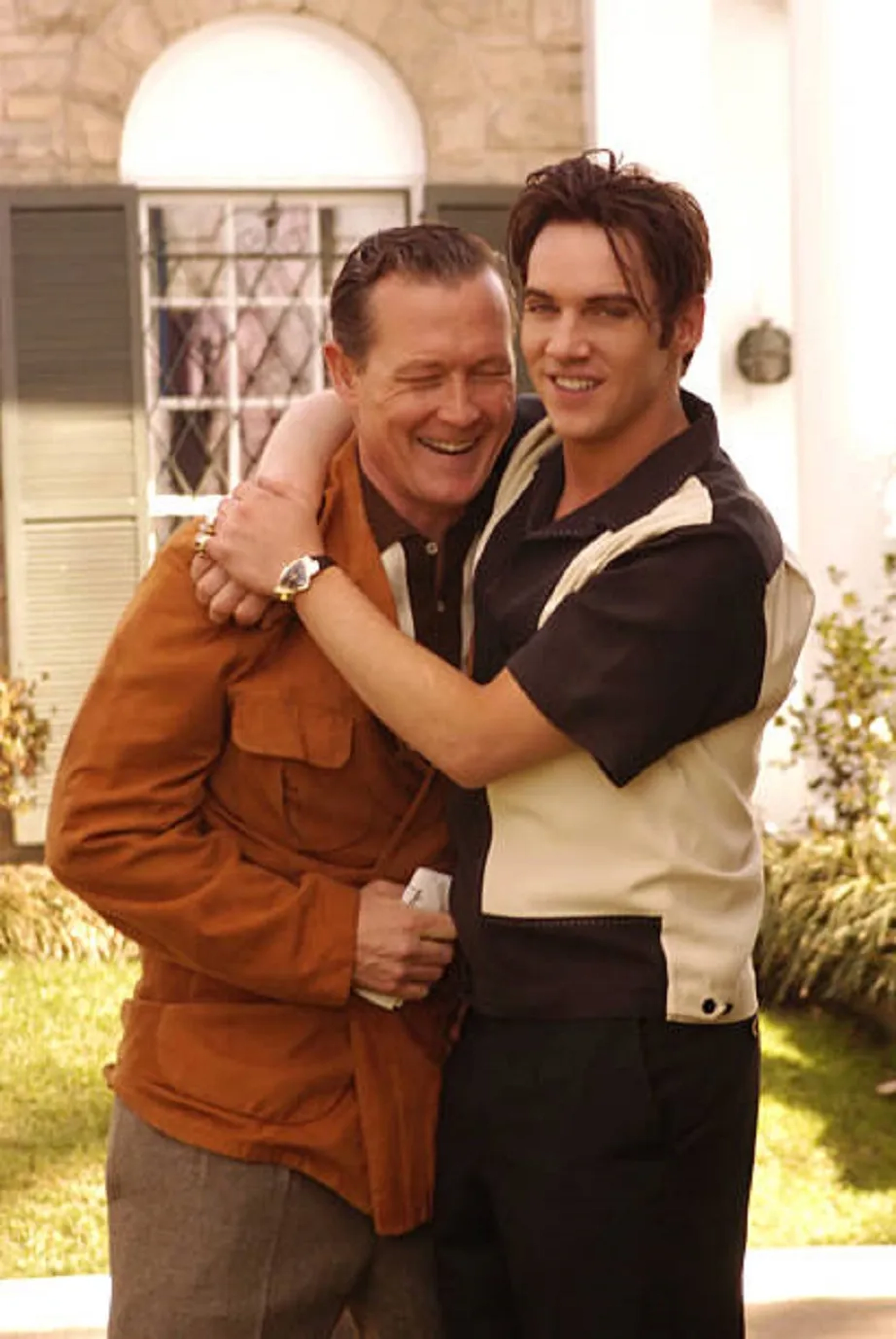 Robert Patrick and Jonathan Rhys Meyers in Elvis (2005)