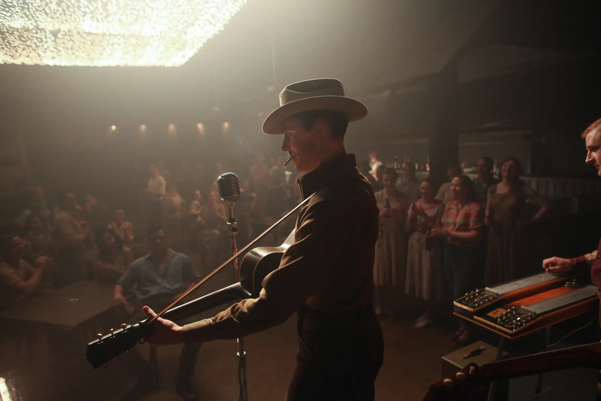 Tom Hiddleston in I Saw the Light (2015)